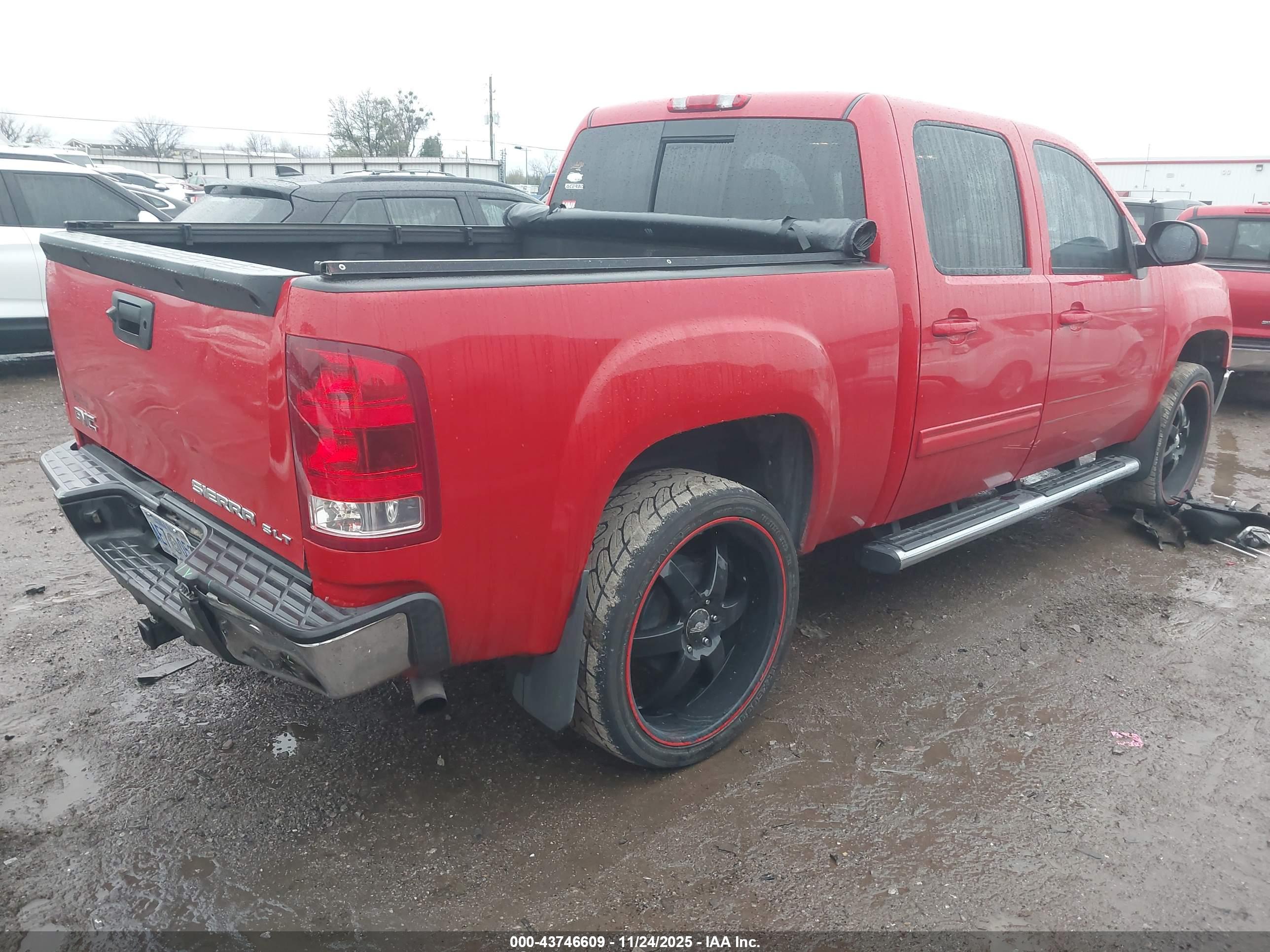 GMC SIERRA image 4
