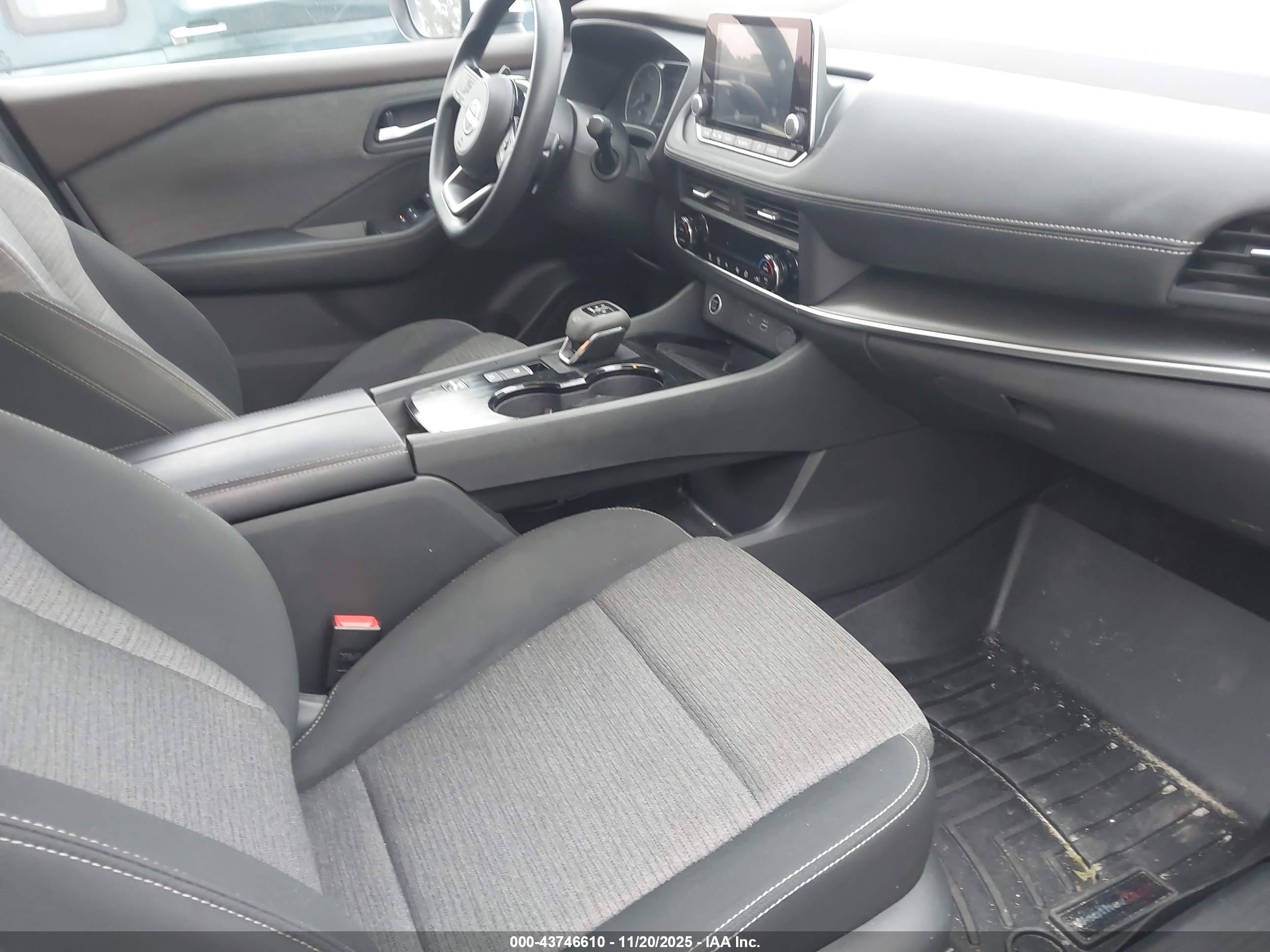 NISSAN ROGUE image 5