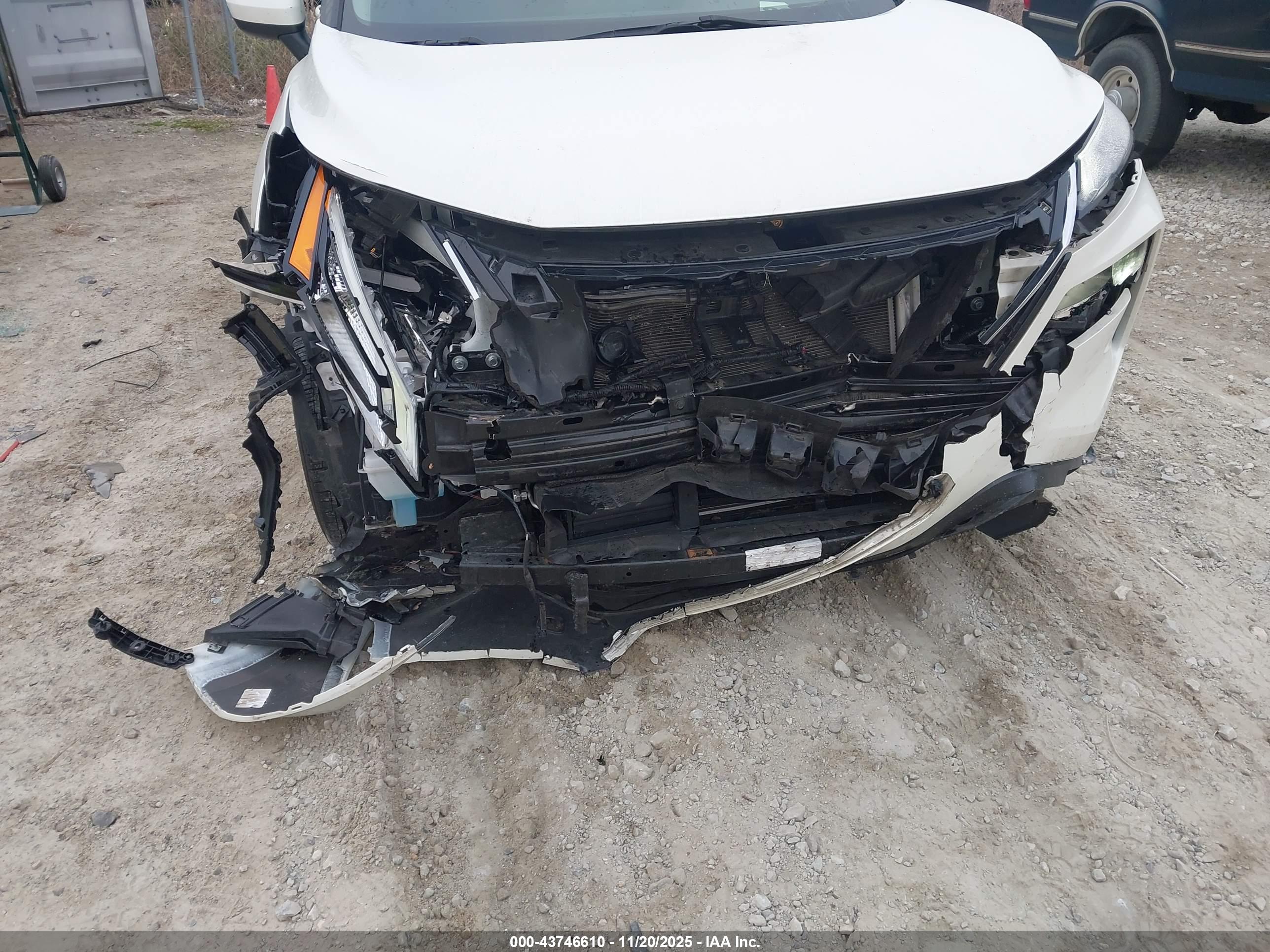 NISSAN ROGUE image 6