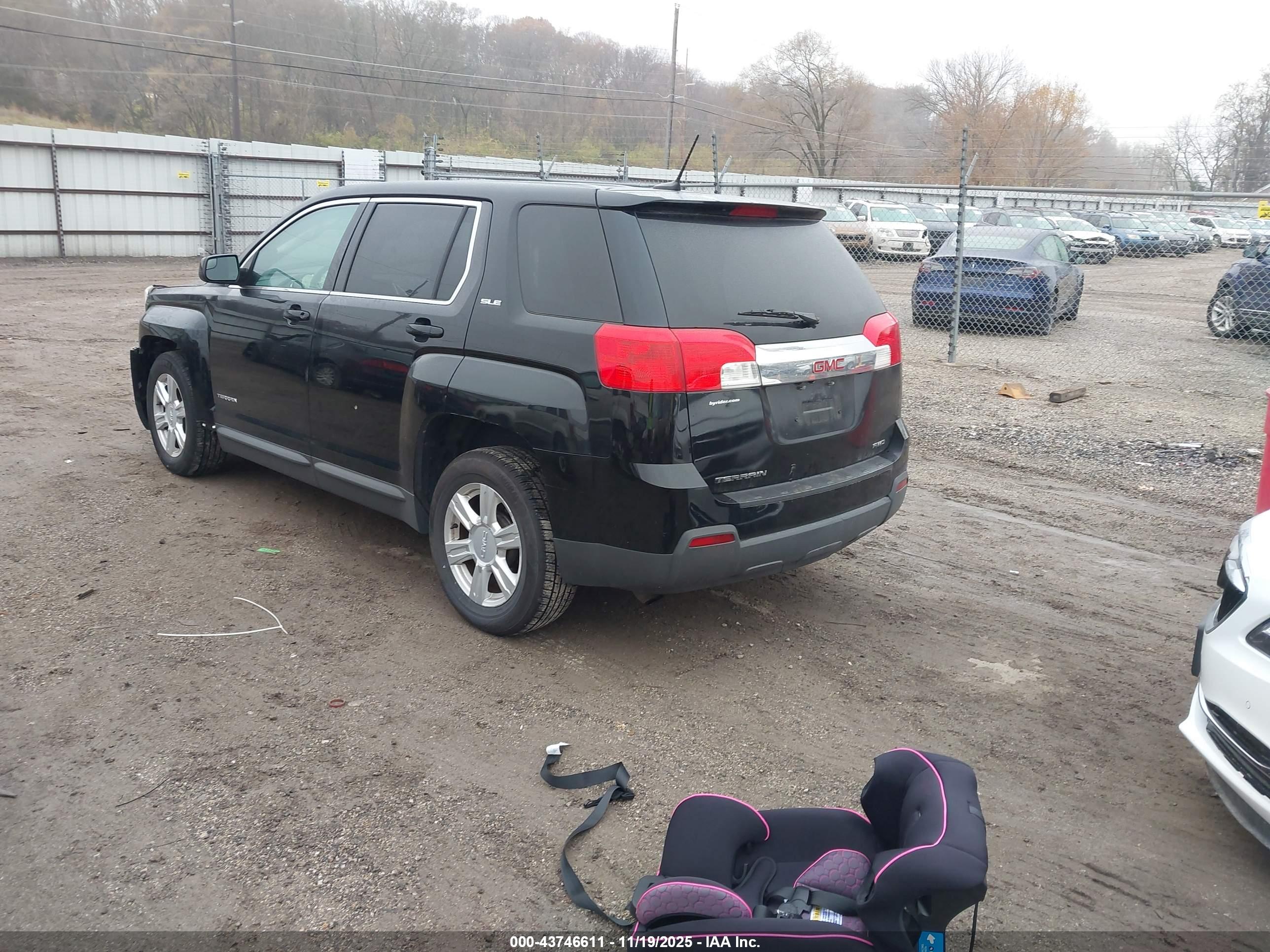 GMC TERRAIN image 3