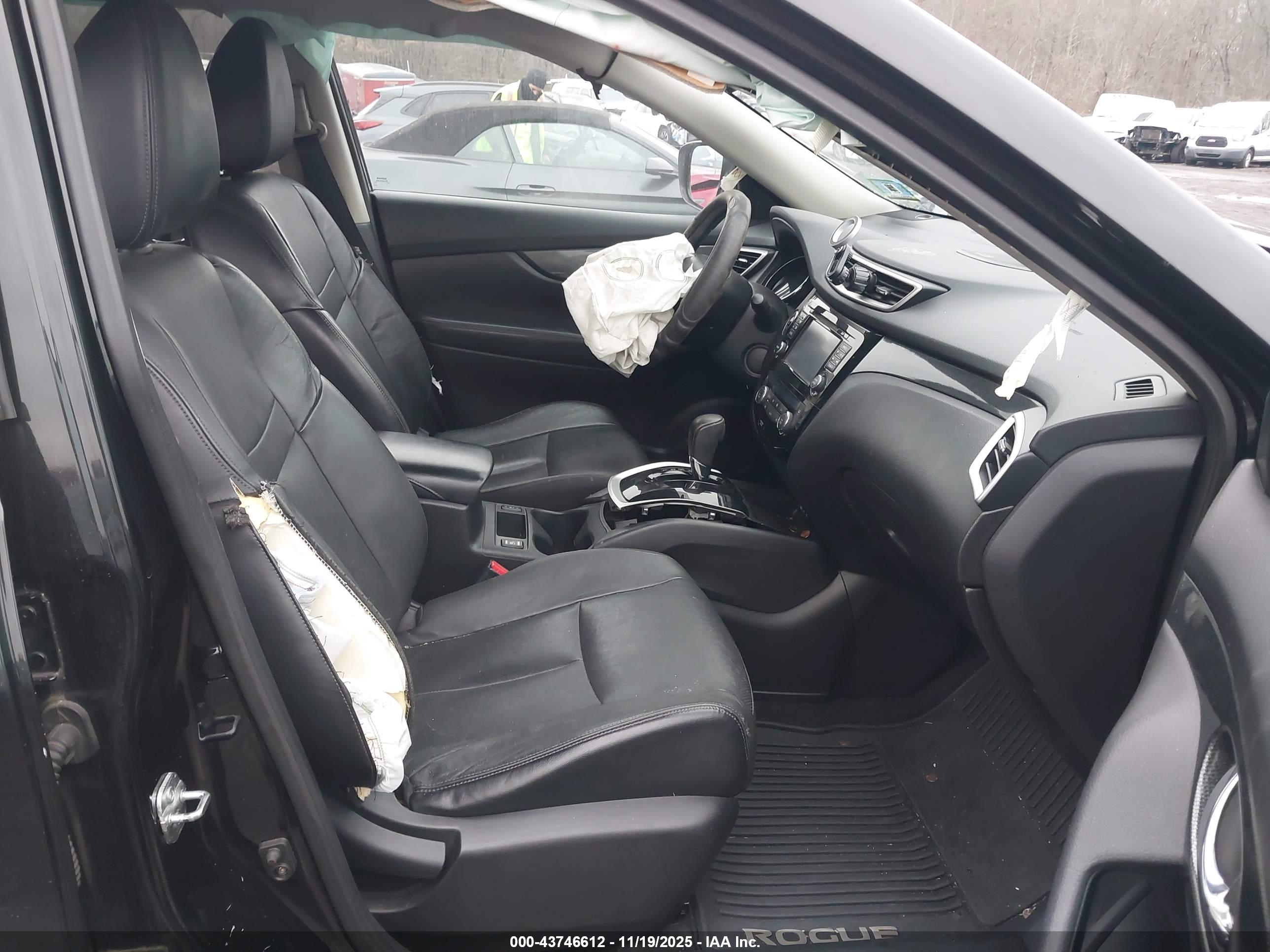 NISSAN ROGUE image 5