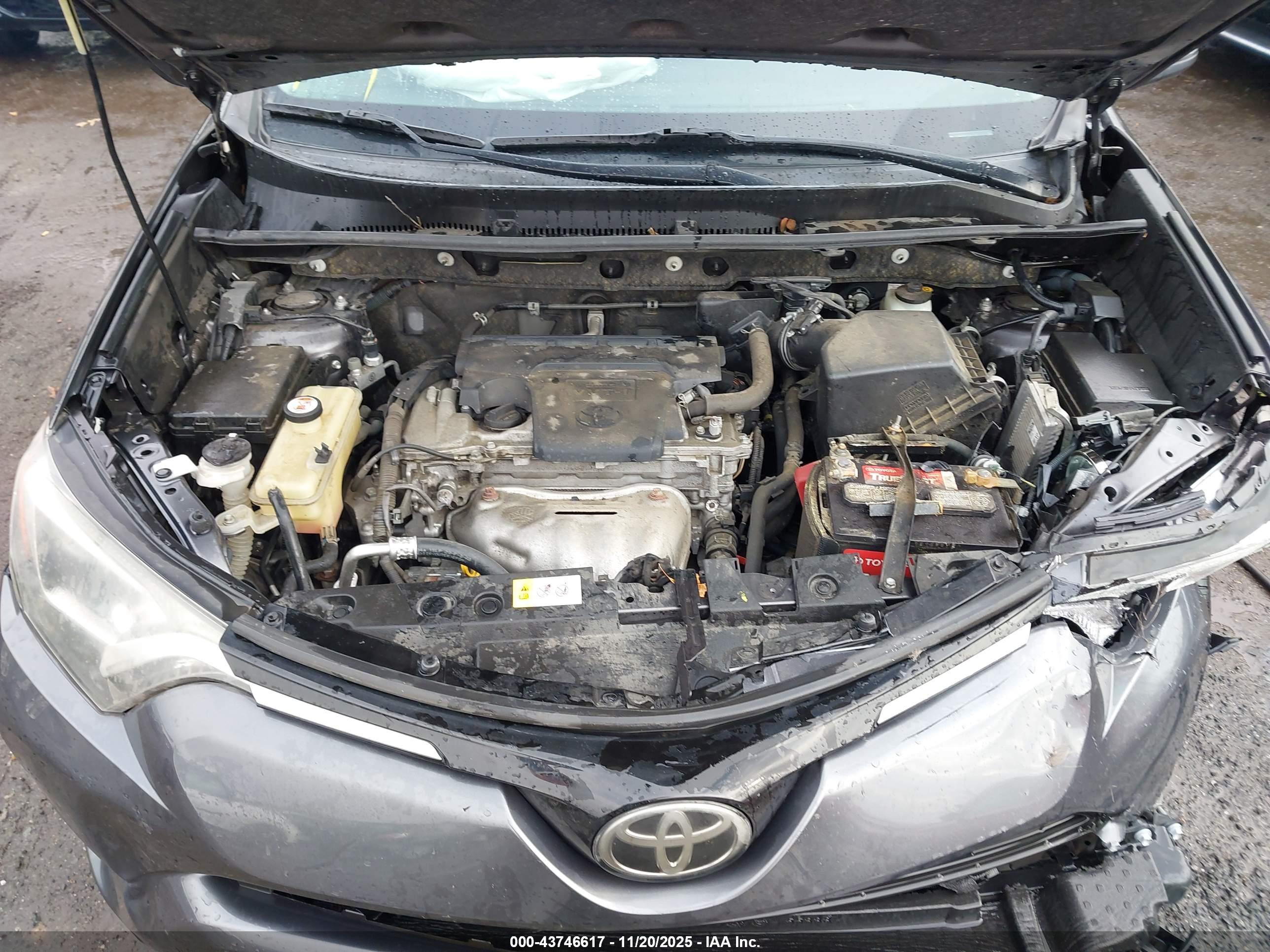 TOYOTA RAV4 image 10