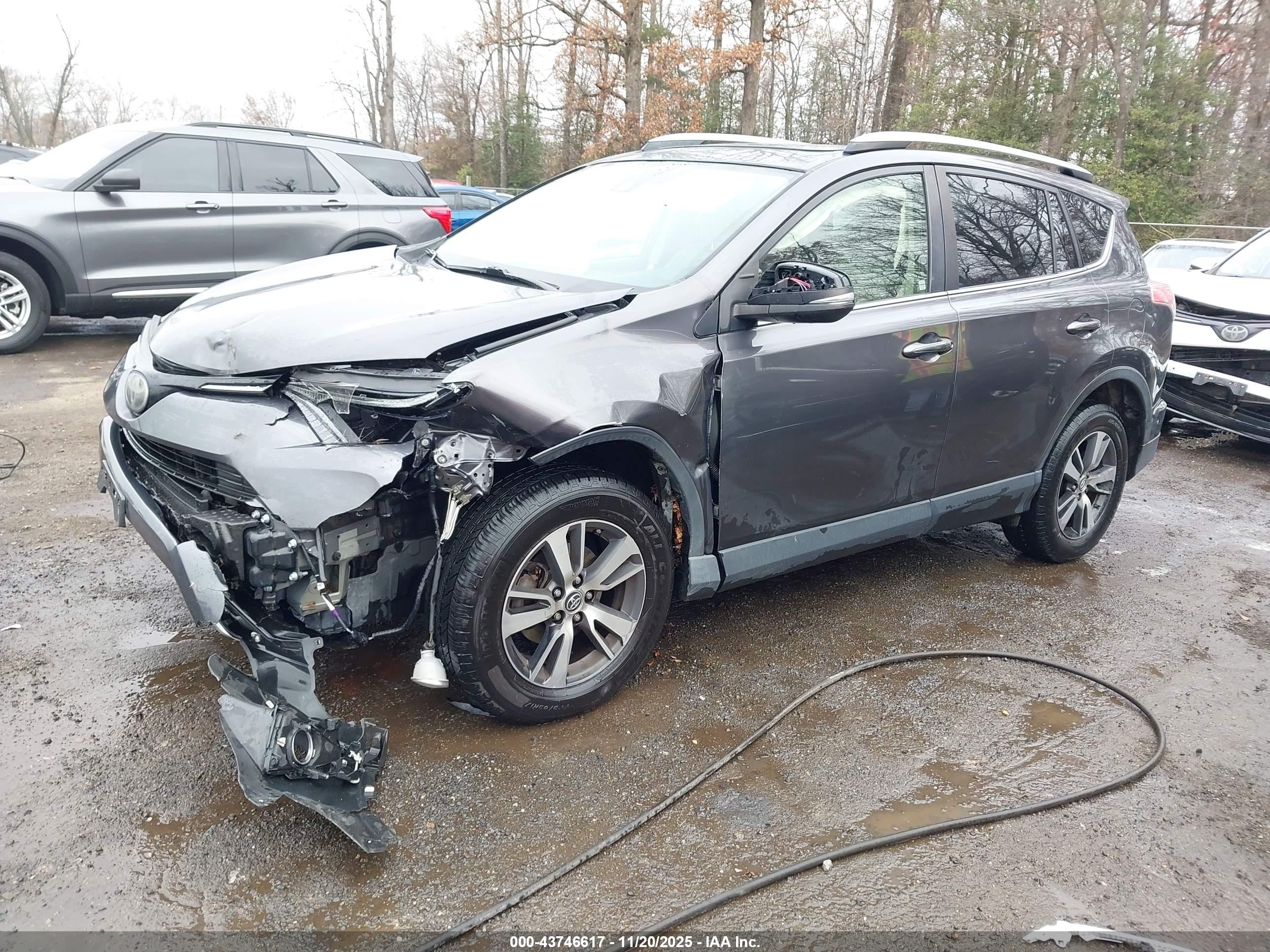 TOYOTA RAV4 image 2