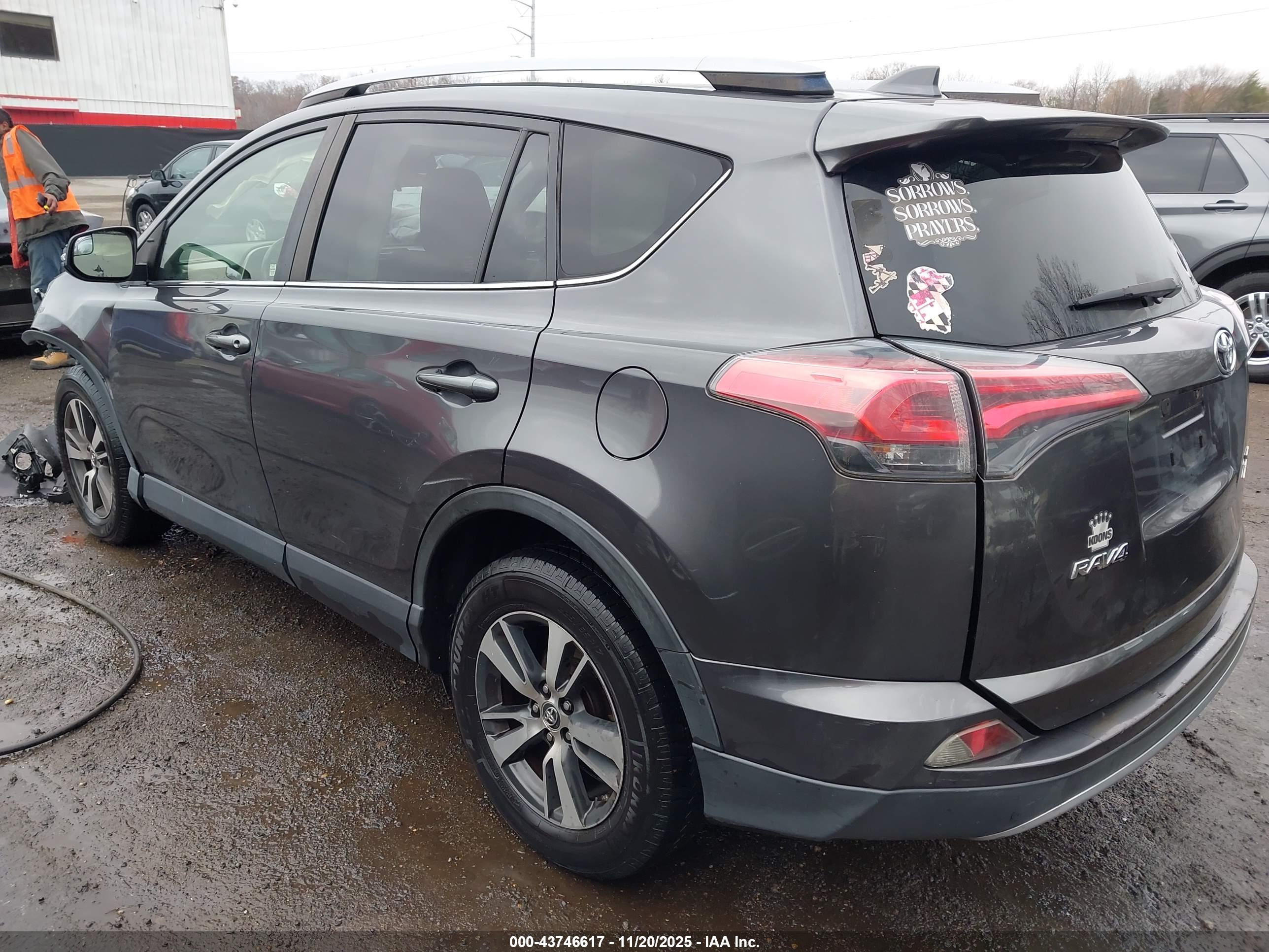 TOYOTA RAV4 image 3