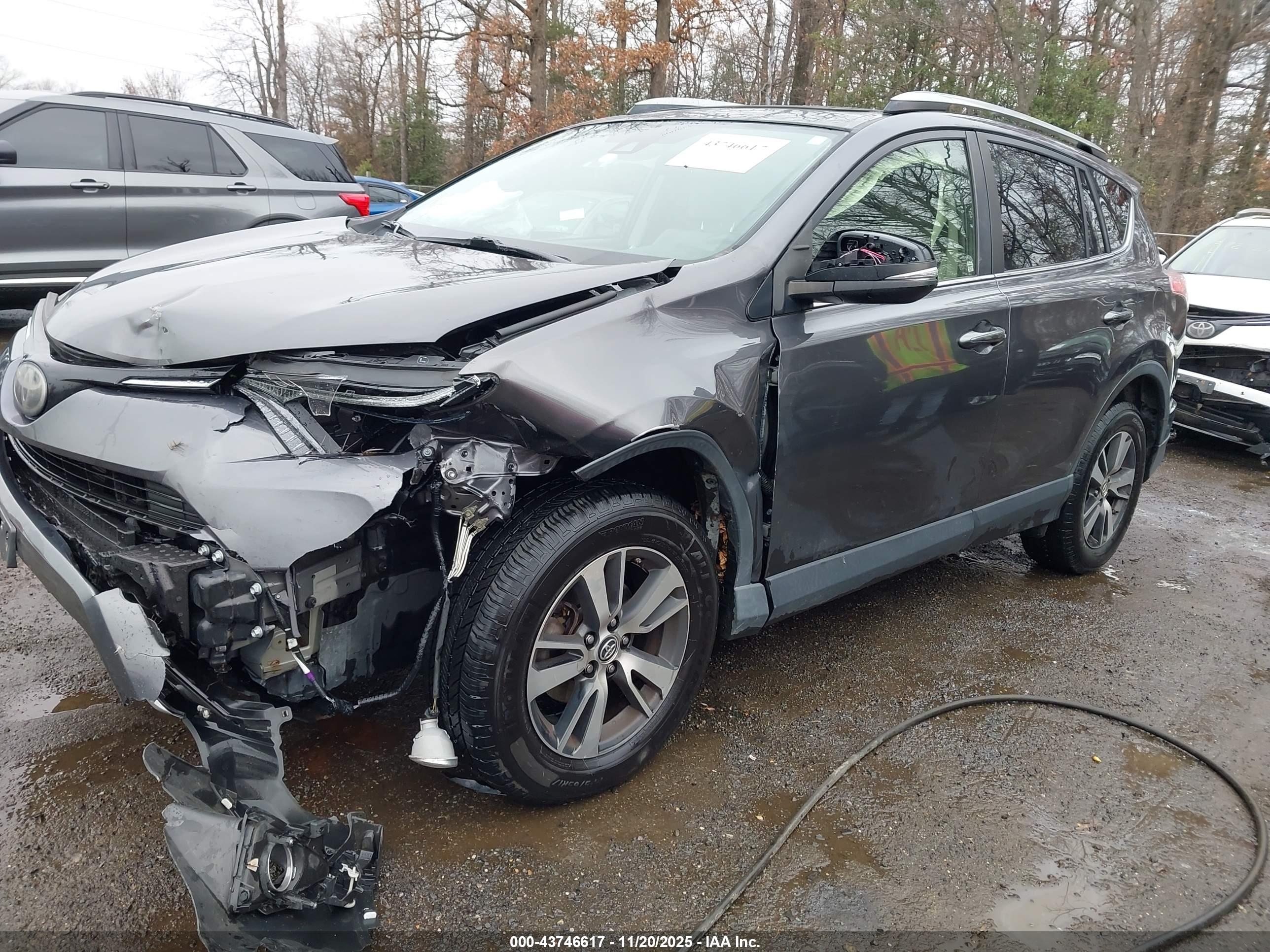 TOYOTA RAV4 image 6