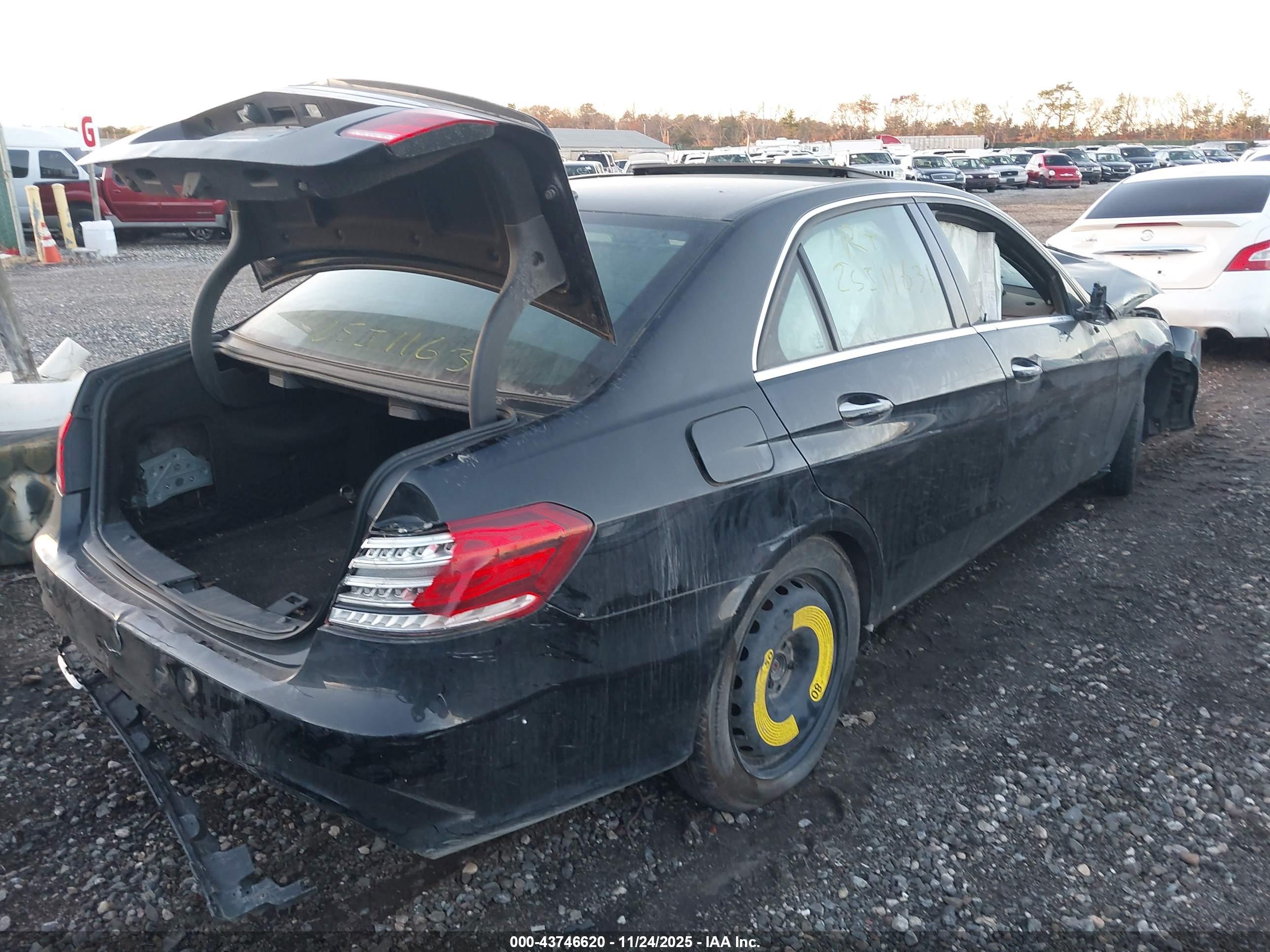 MERCEDES-BENZ E image 4