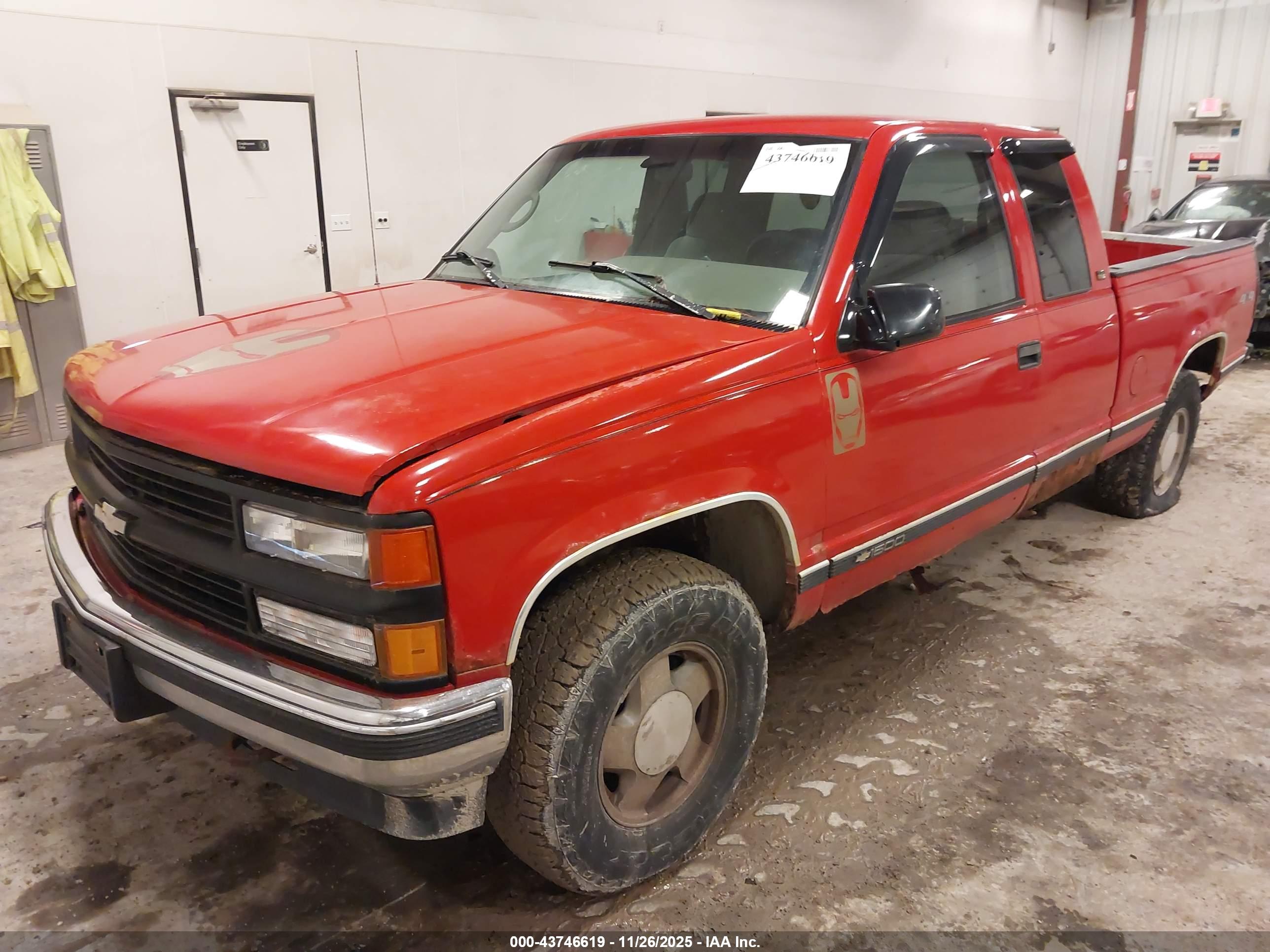 CHEVROLET GMT-400 image 2
