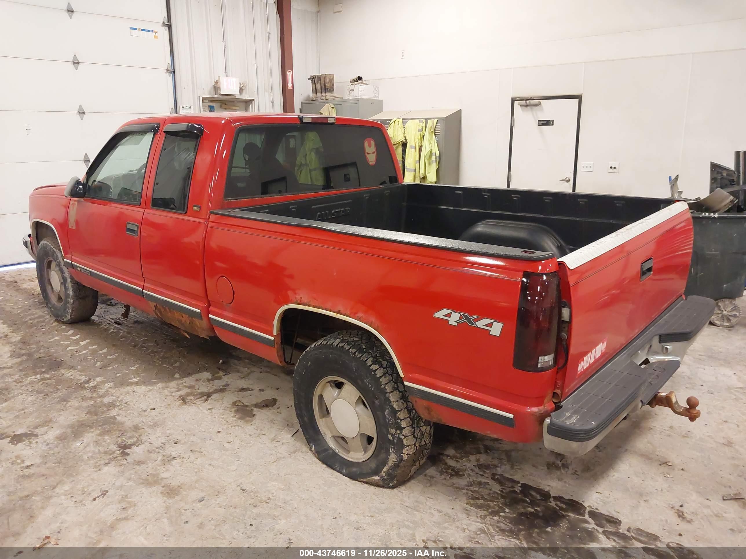 CHEVROLET GMT-400 image 3