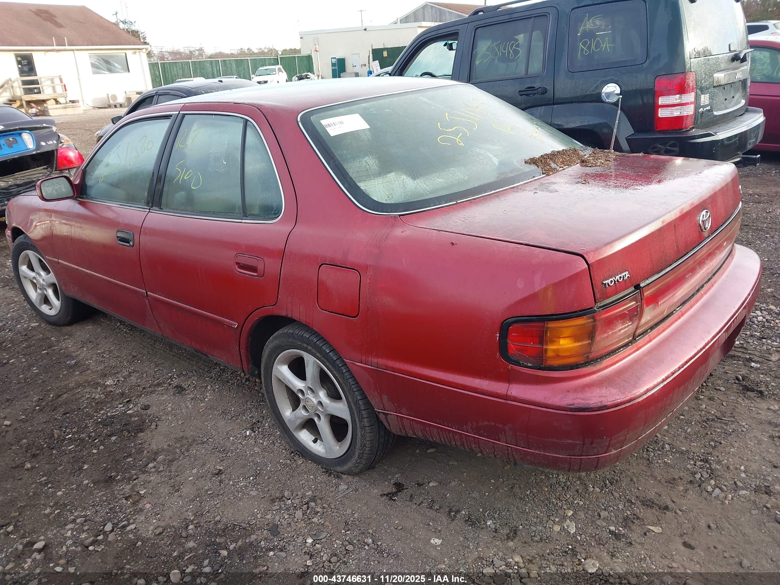 TOYOTA CAMRY image 3