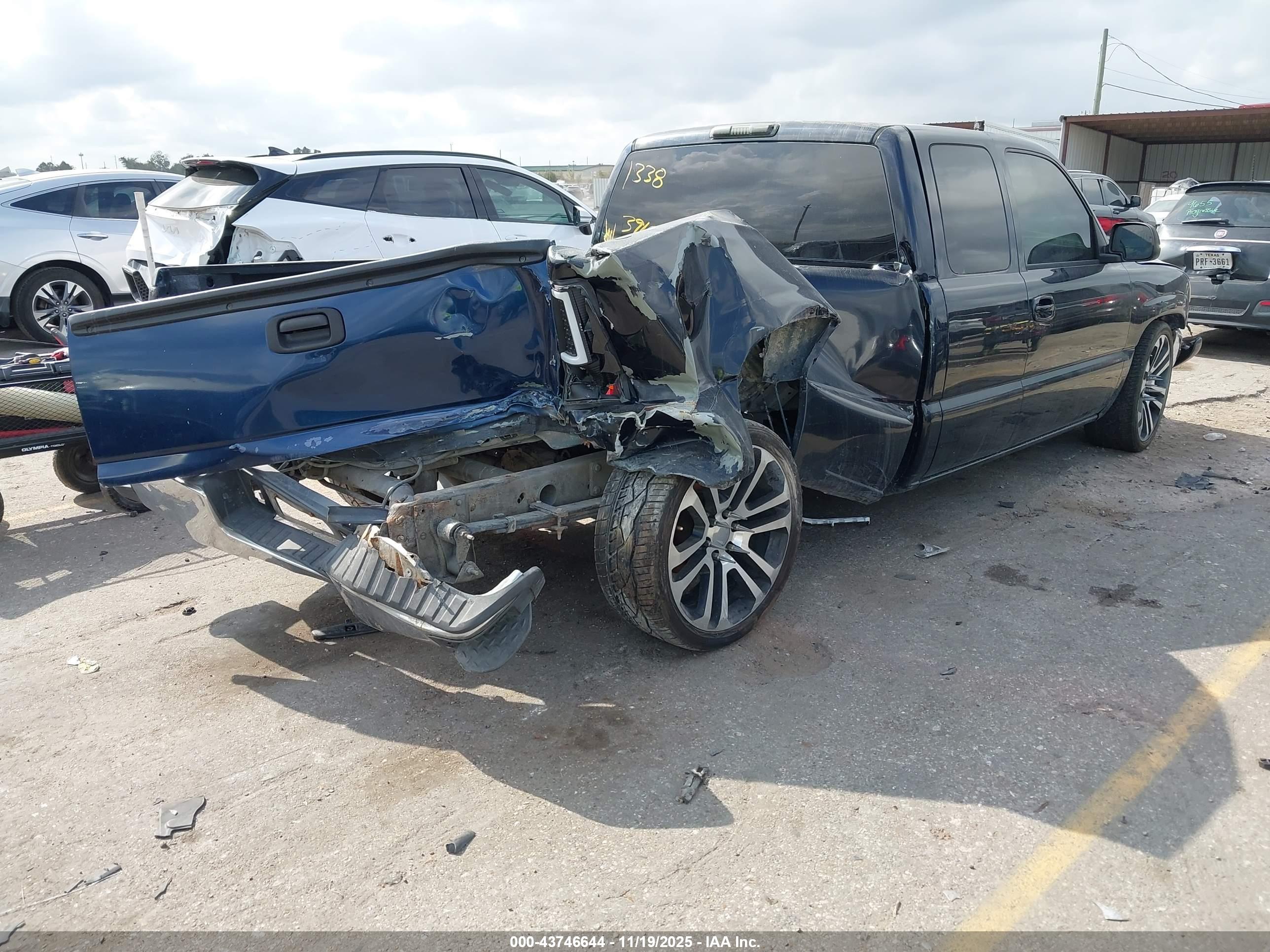 GMC SIERRA image 4