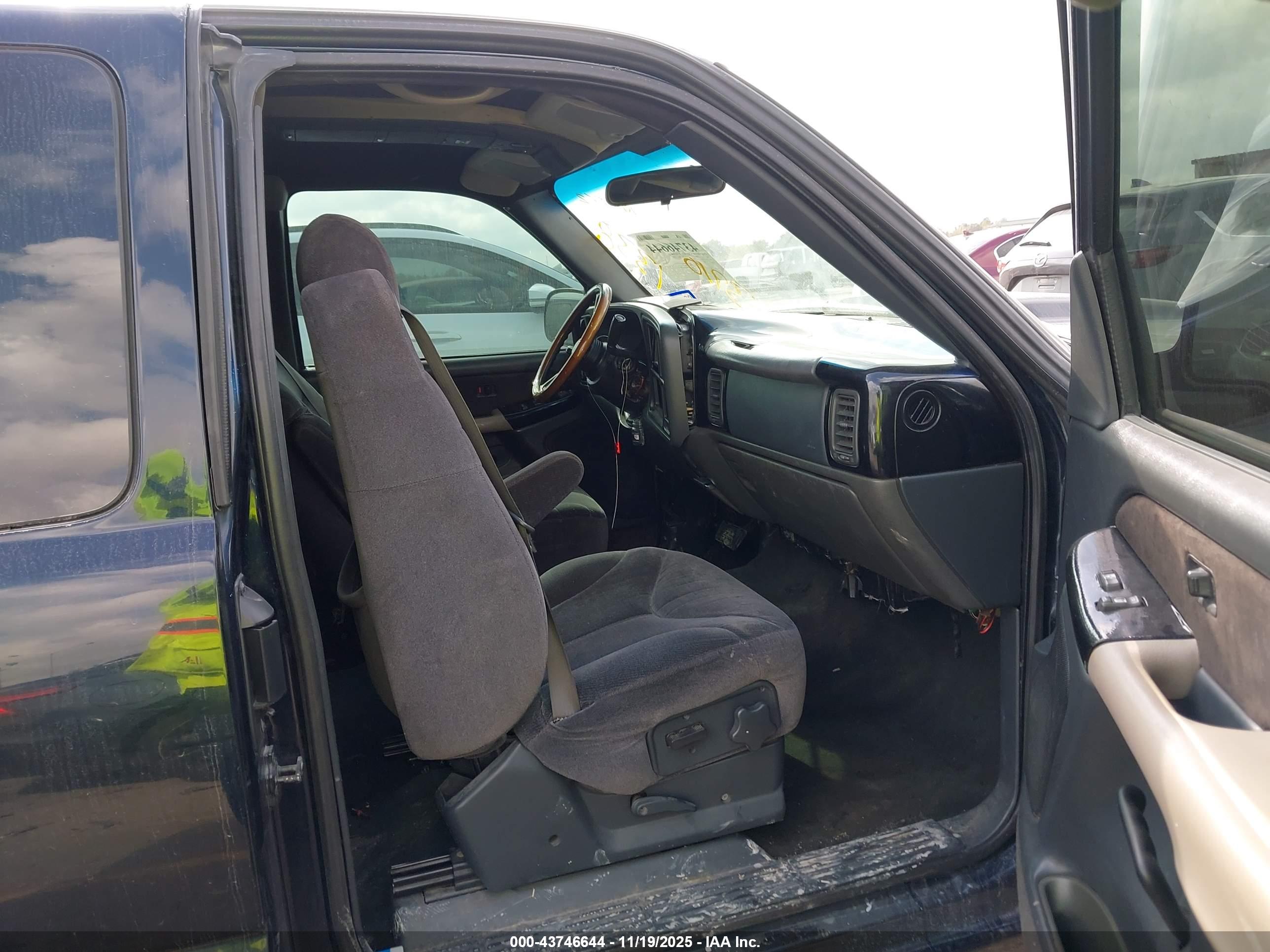 GMC SIERRA image 5