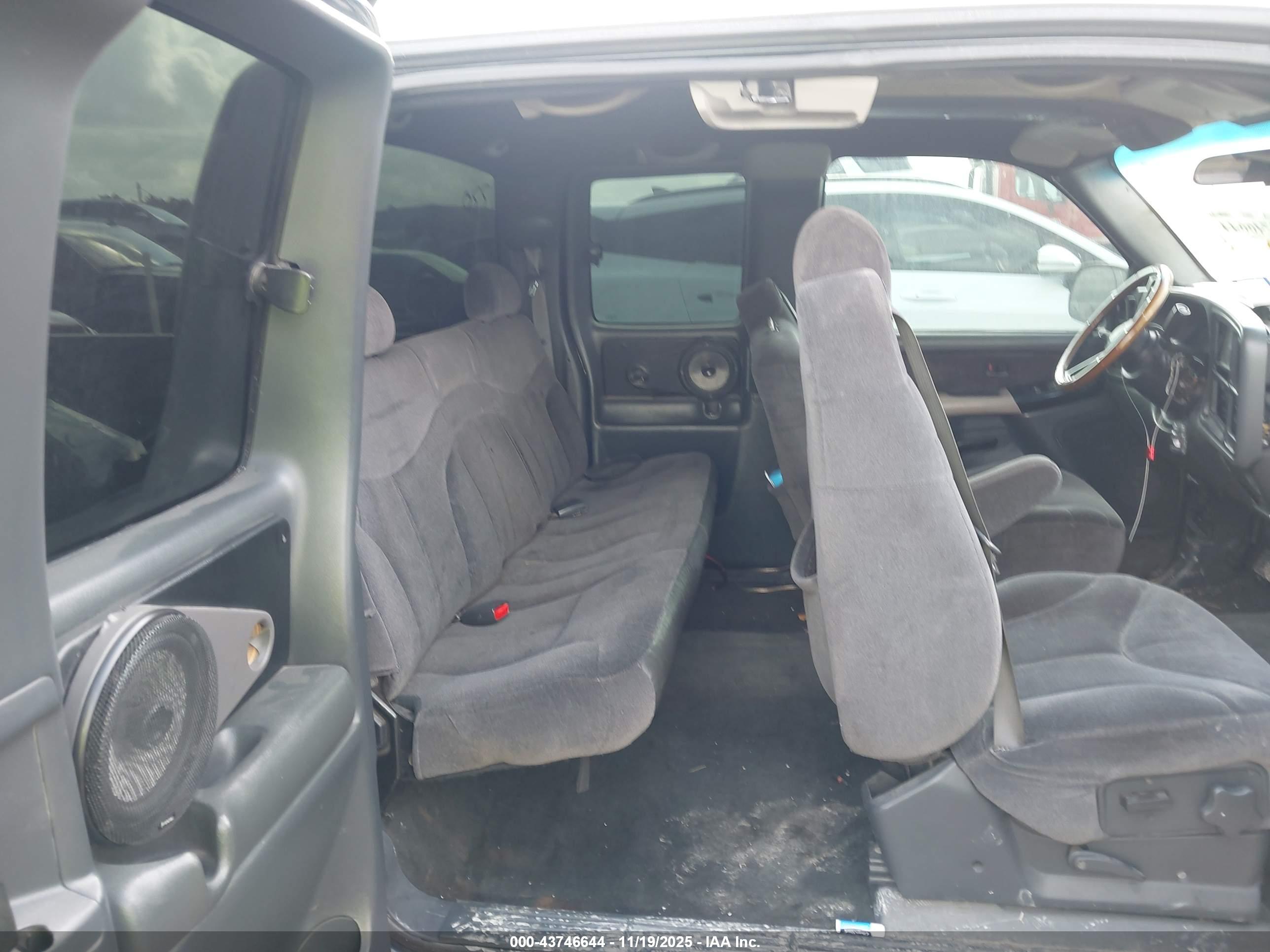 GMC SIERRA image 8