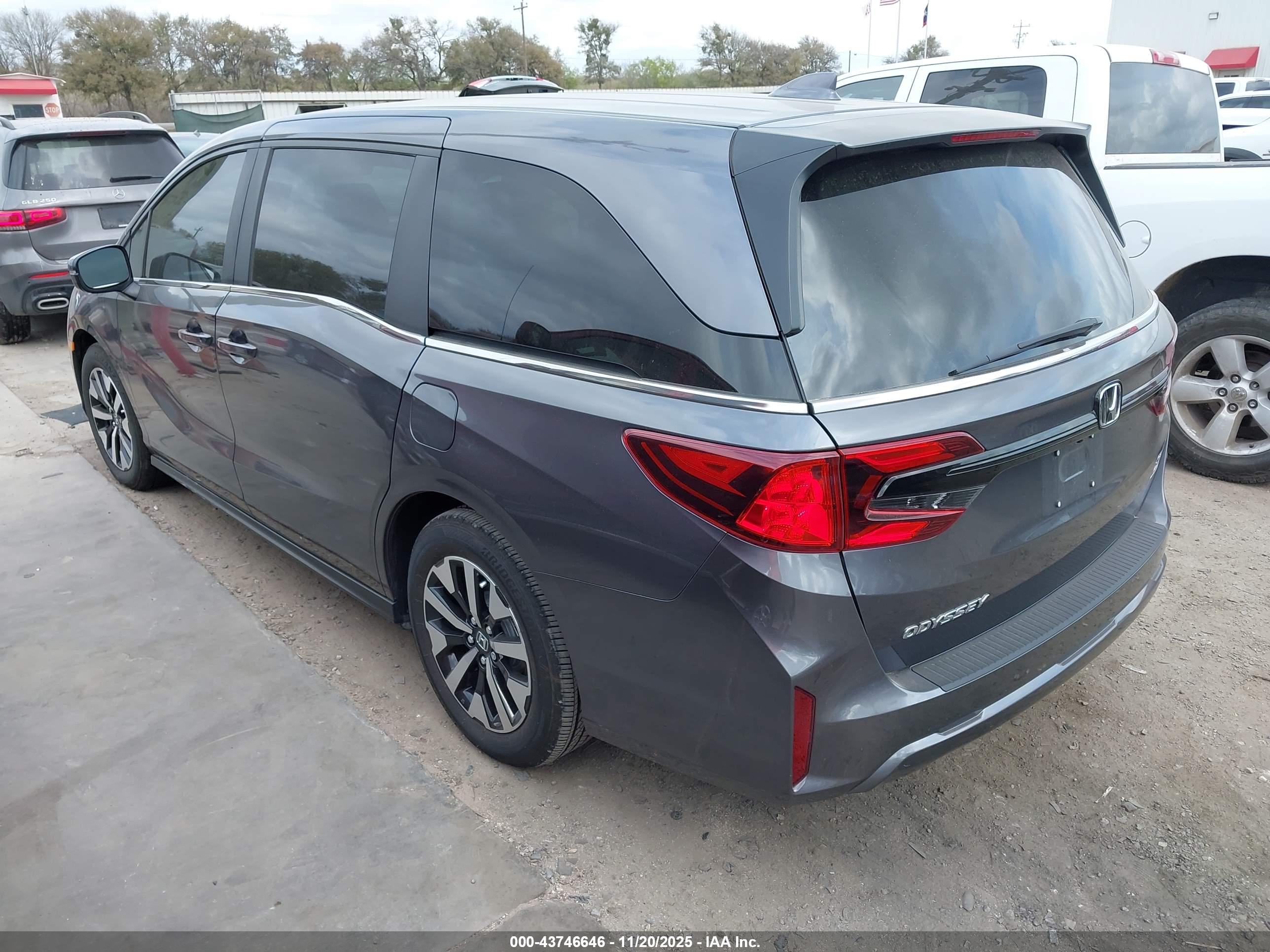 HONDA ODYSSEY image 3