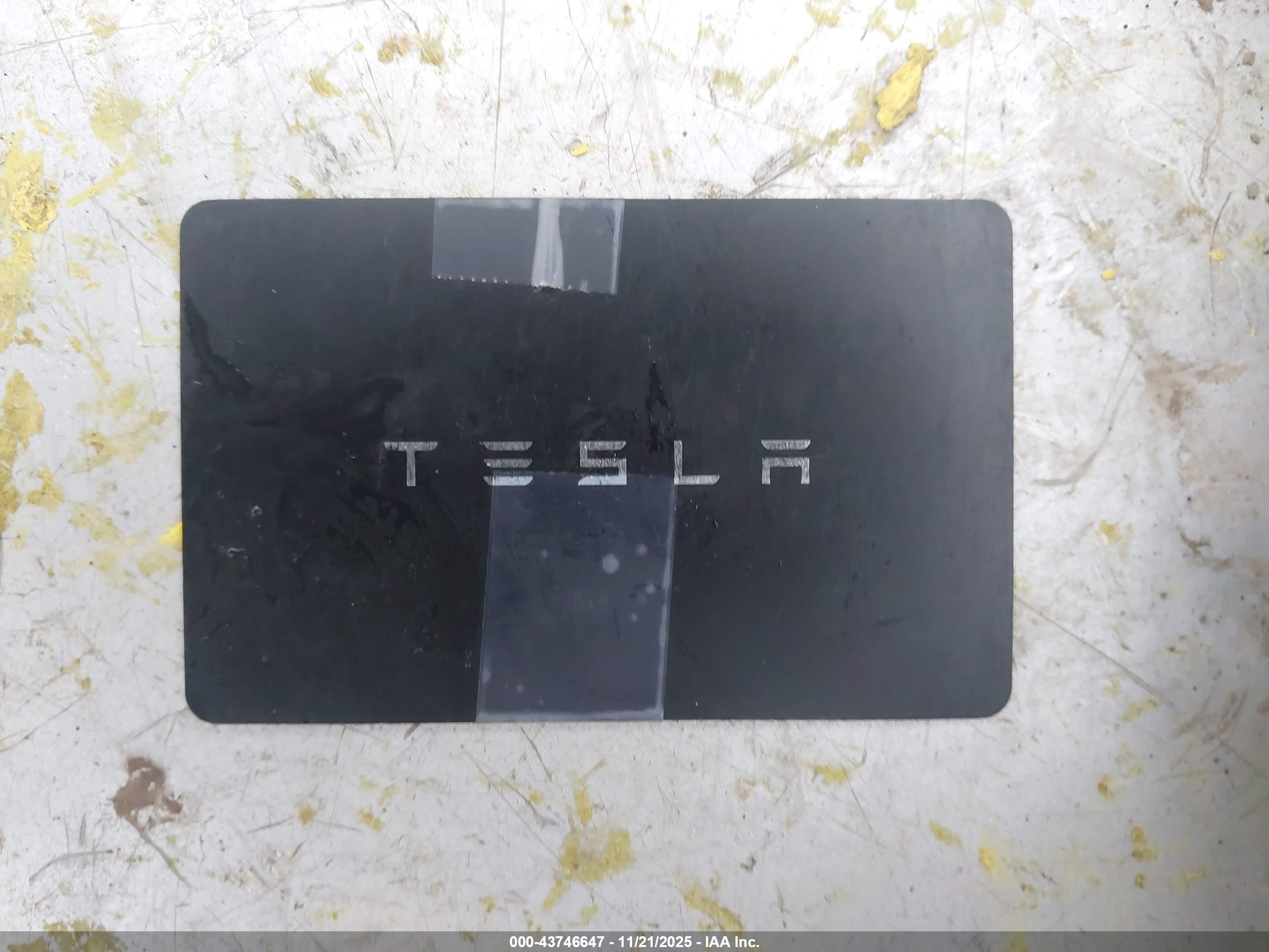 TESLA MODEL image 11