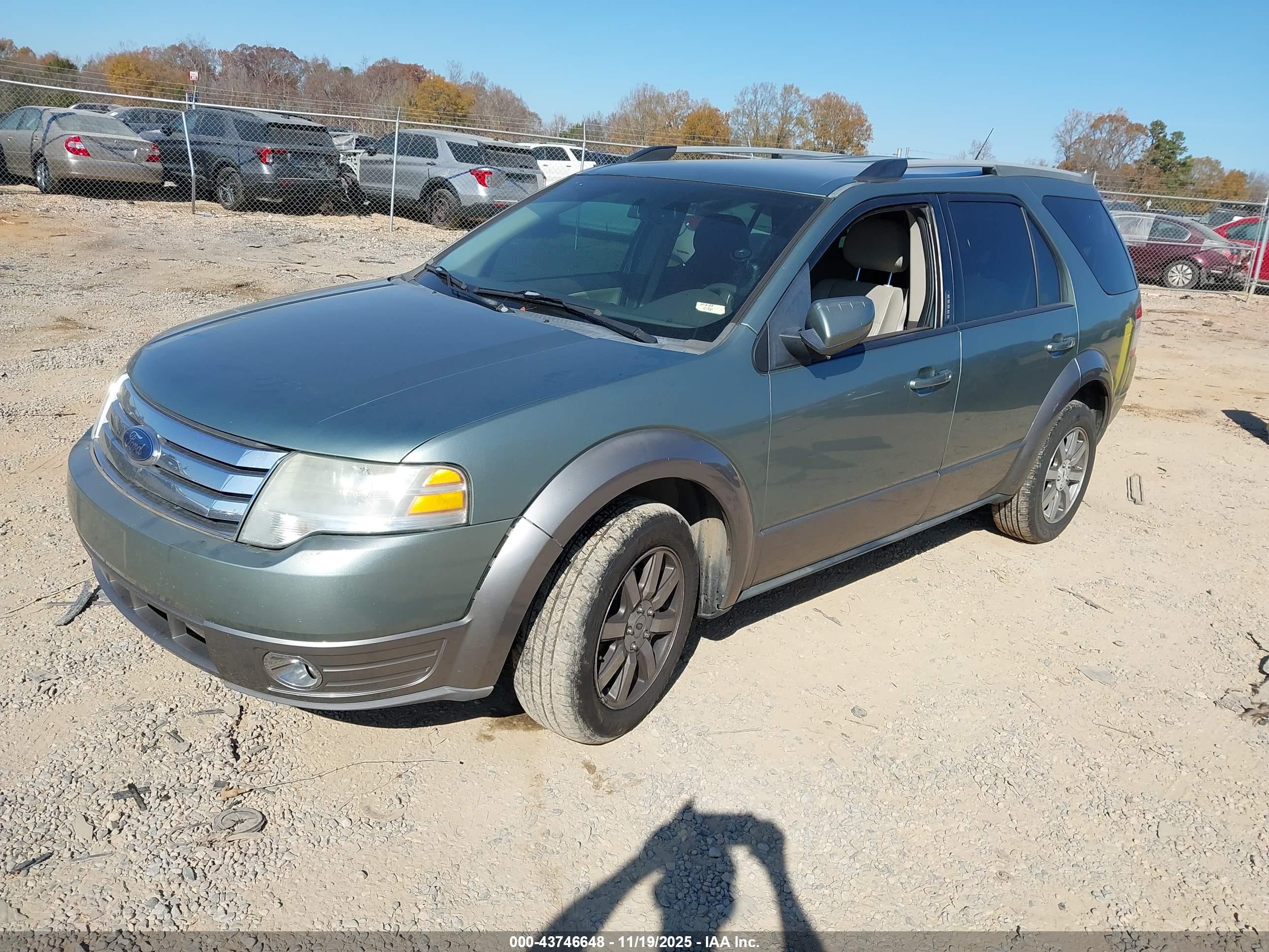 FORD TAURUS image 2
