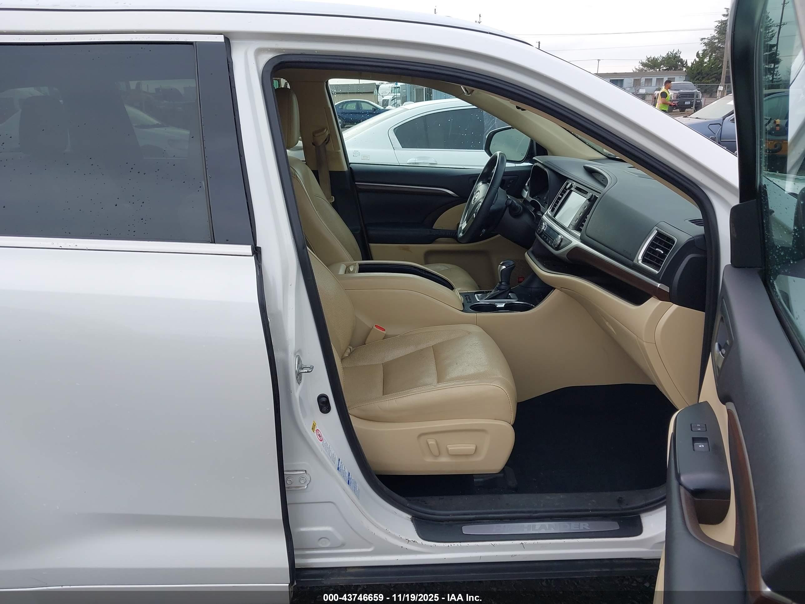 TOYOTA HIGHLANDER image 5