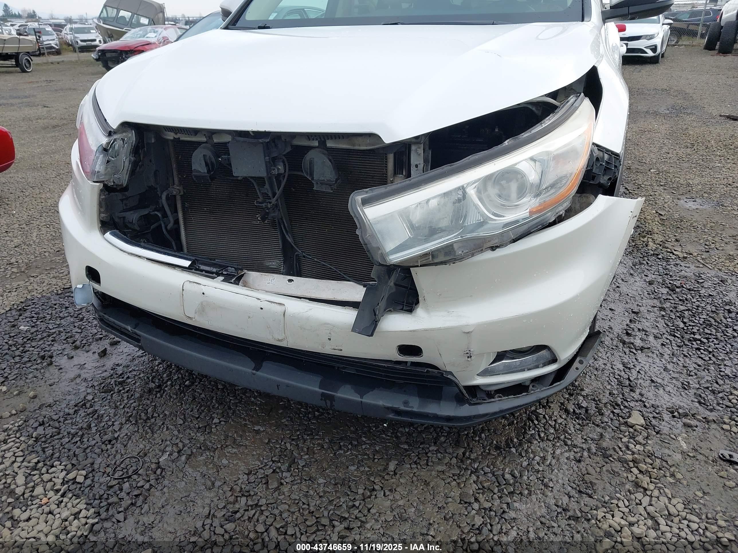 TOYOTA HIGHLANDER image 6