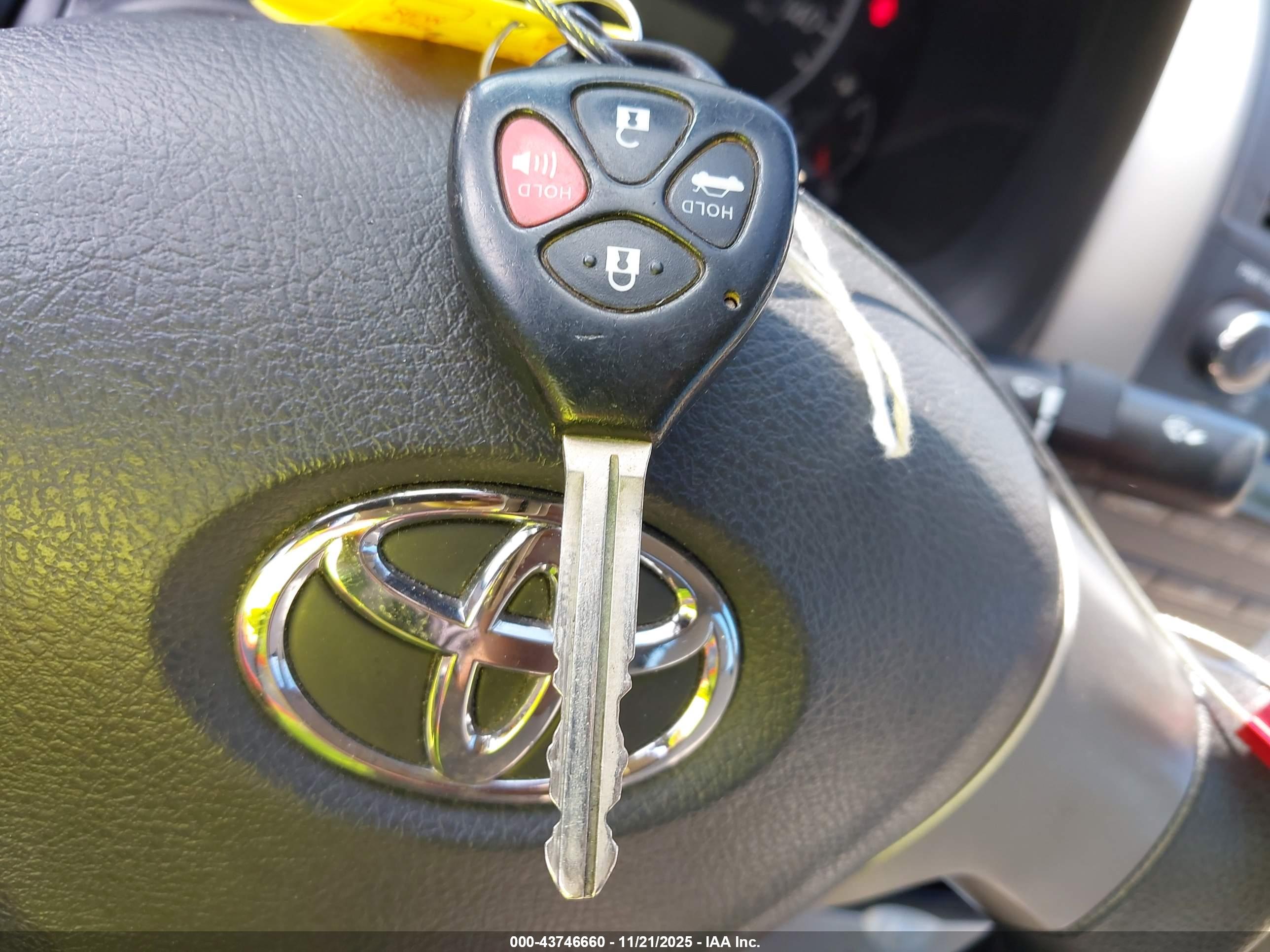 TOYOTA COROLLA image 11