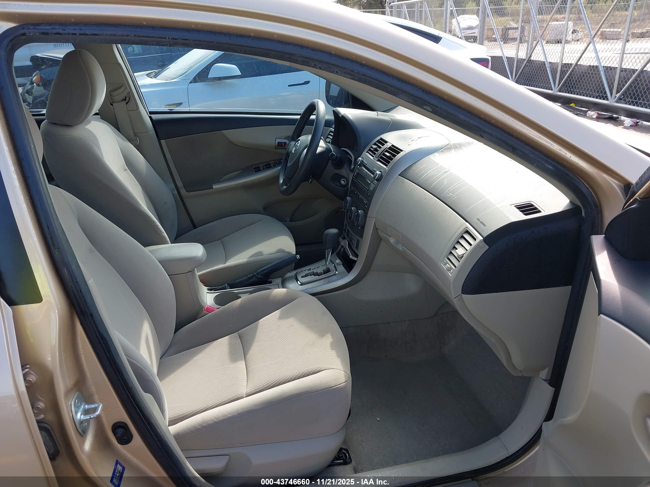 TOYOTA COROLLA image 5