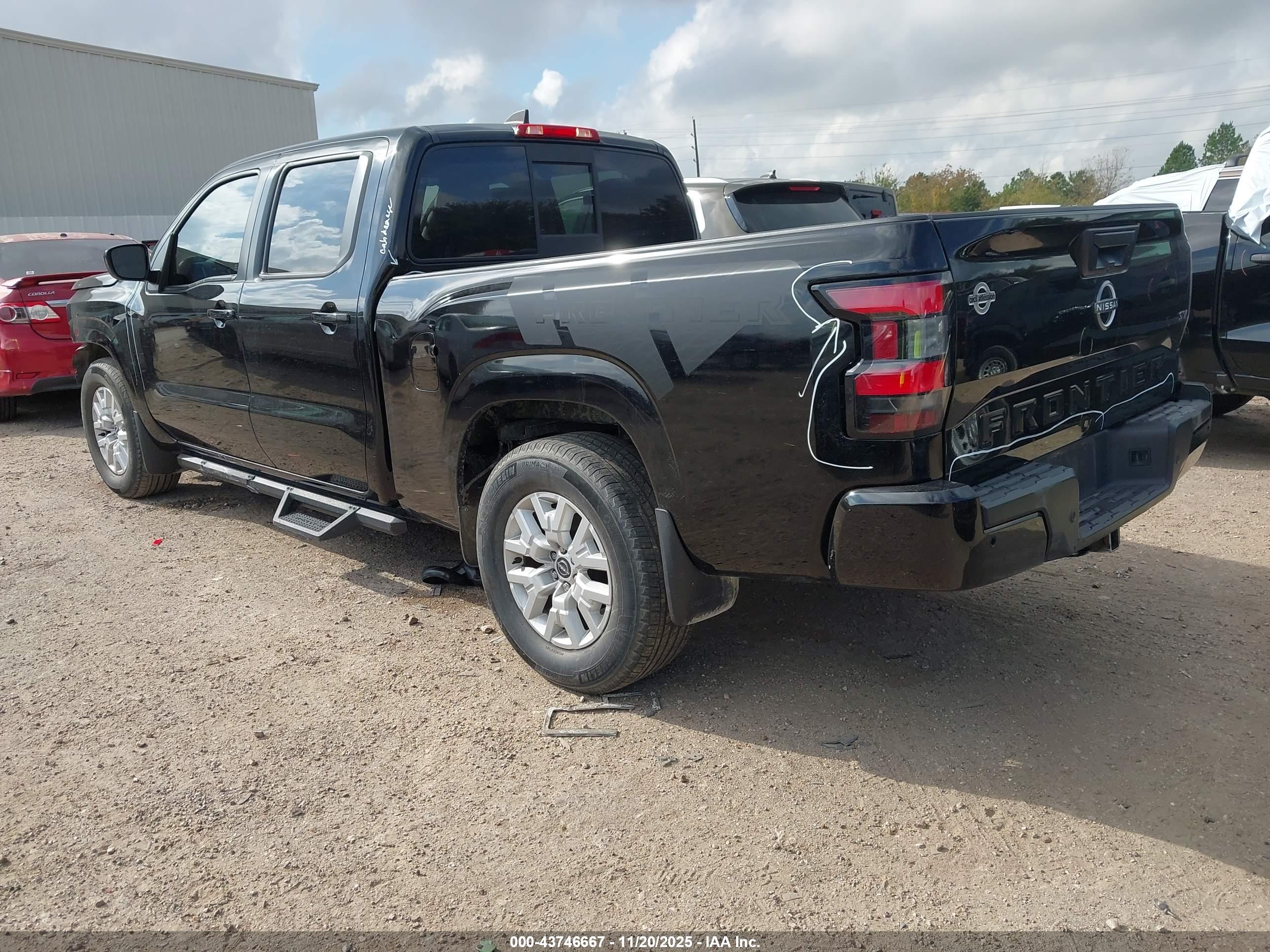 NISSAN FRONTIER image 3