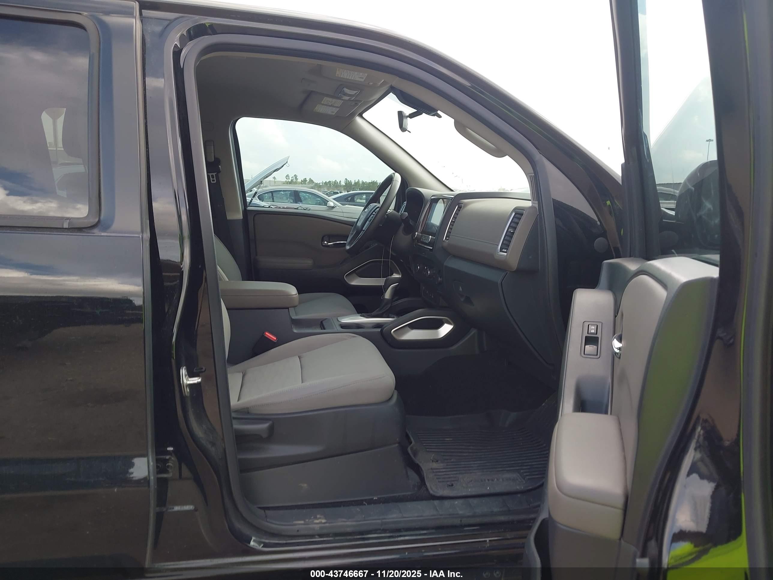 NISSAN FRONTIER image 5