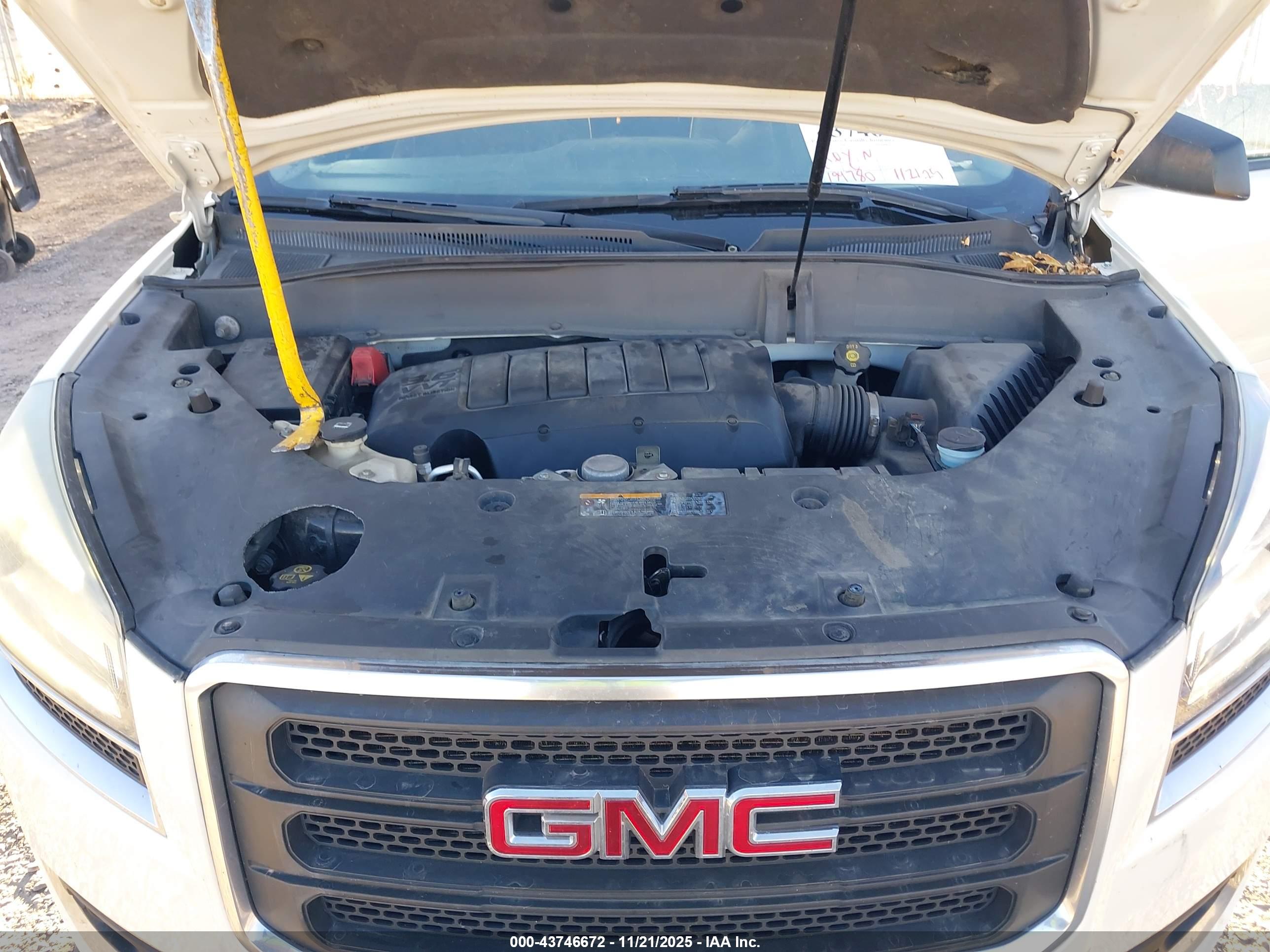 GMC ACADIA image 10
