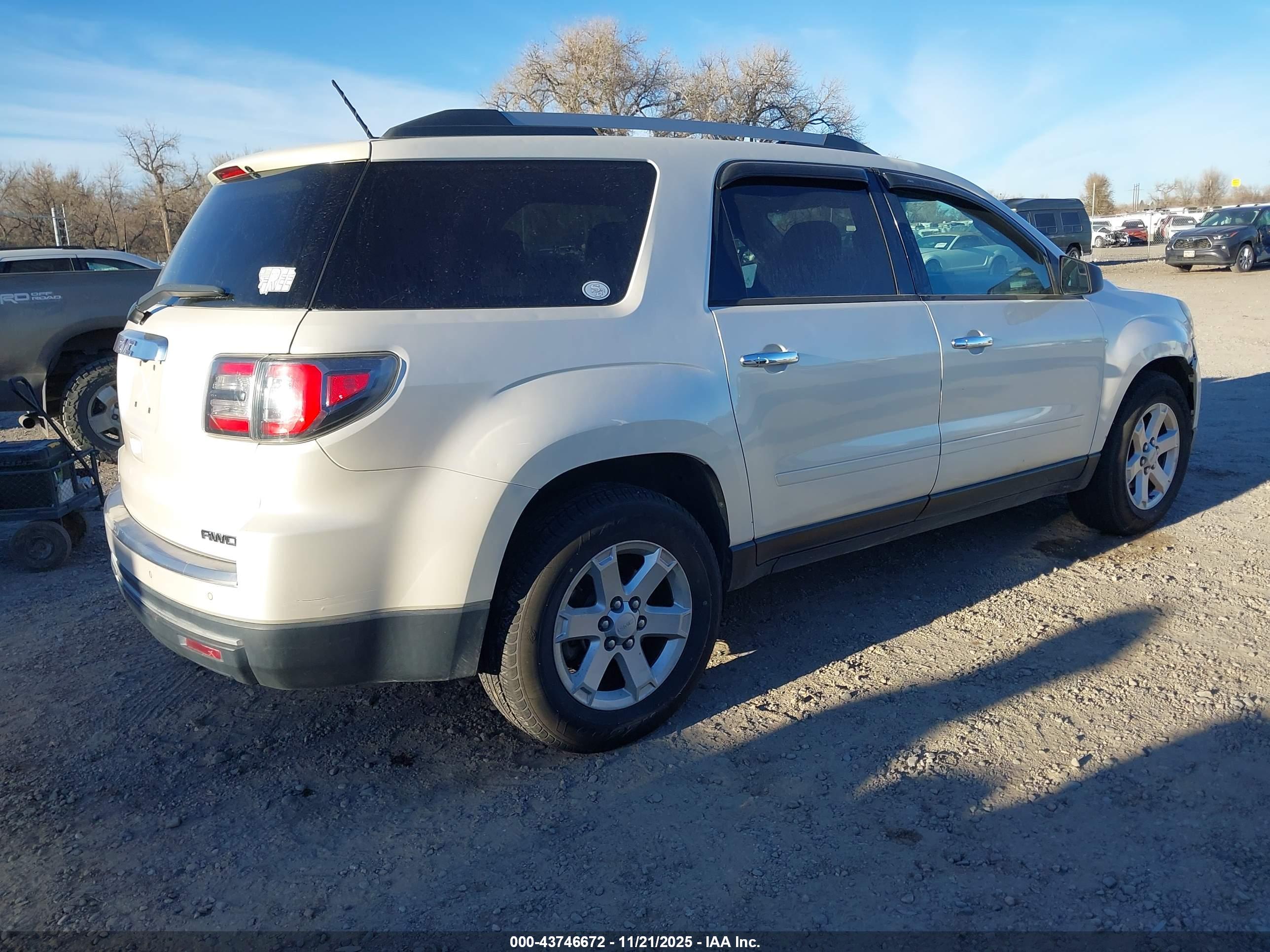 GMC ACADIA image 4