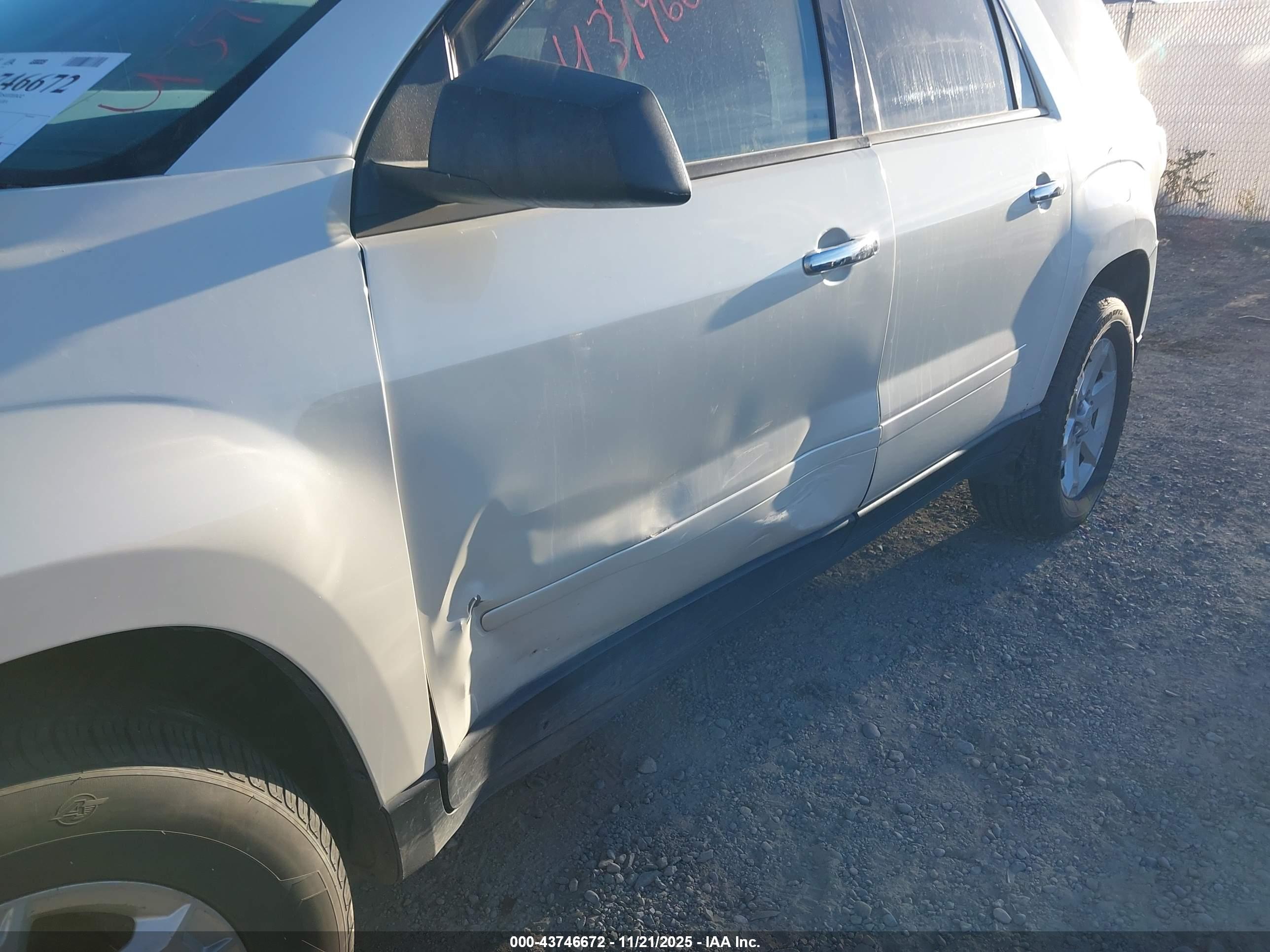 GMC ACADIA image 6