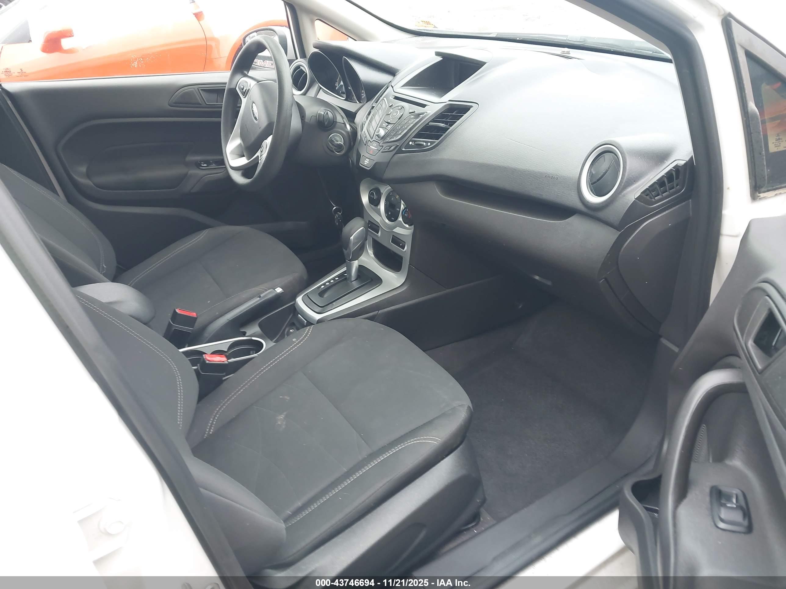 FORD FIESTA image 5