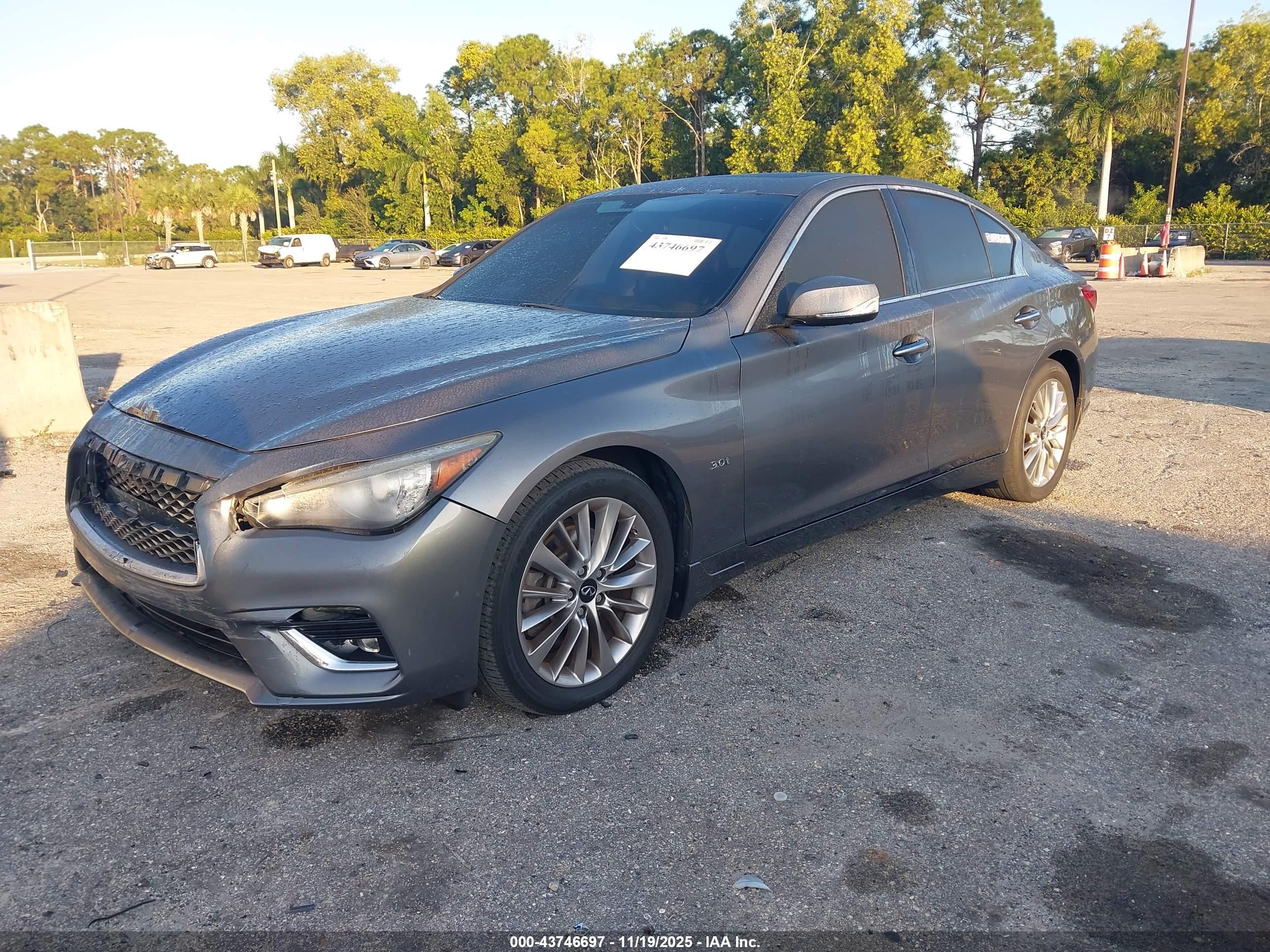 INFINITI Q50 image 2