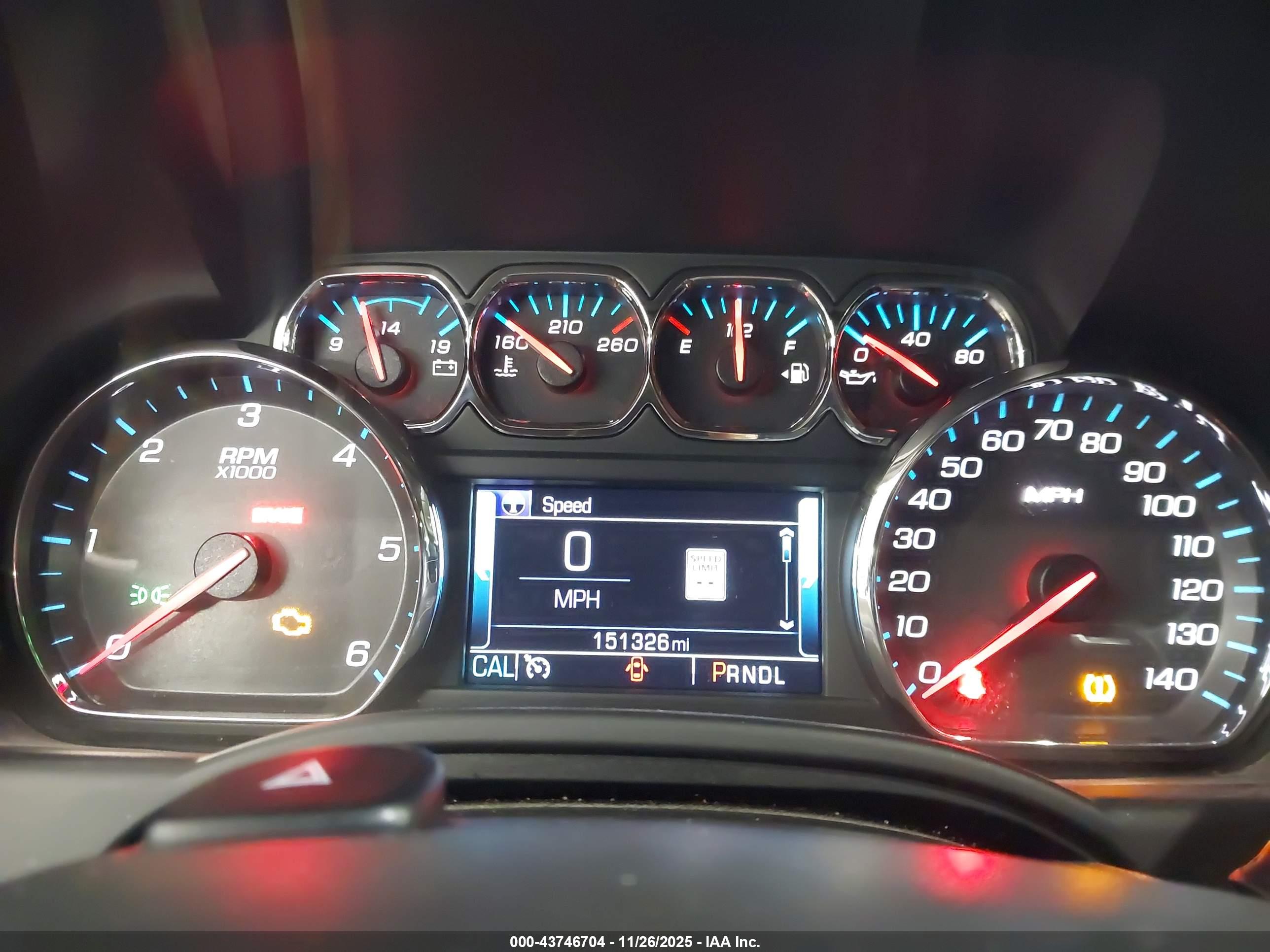 CHEVROLET SUBURBAN image 7