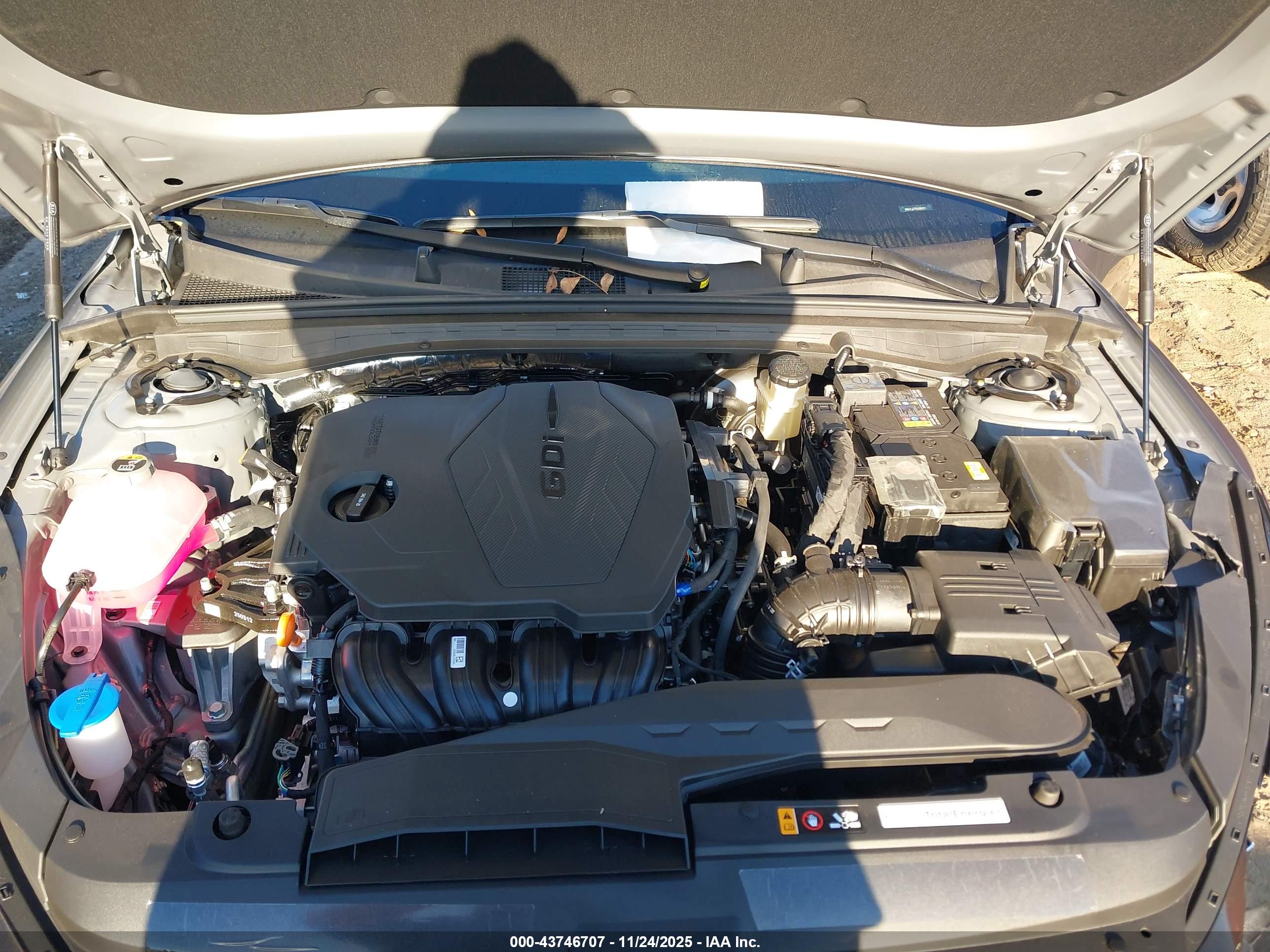 KIA K5 image 10