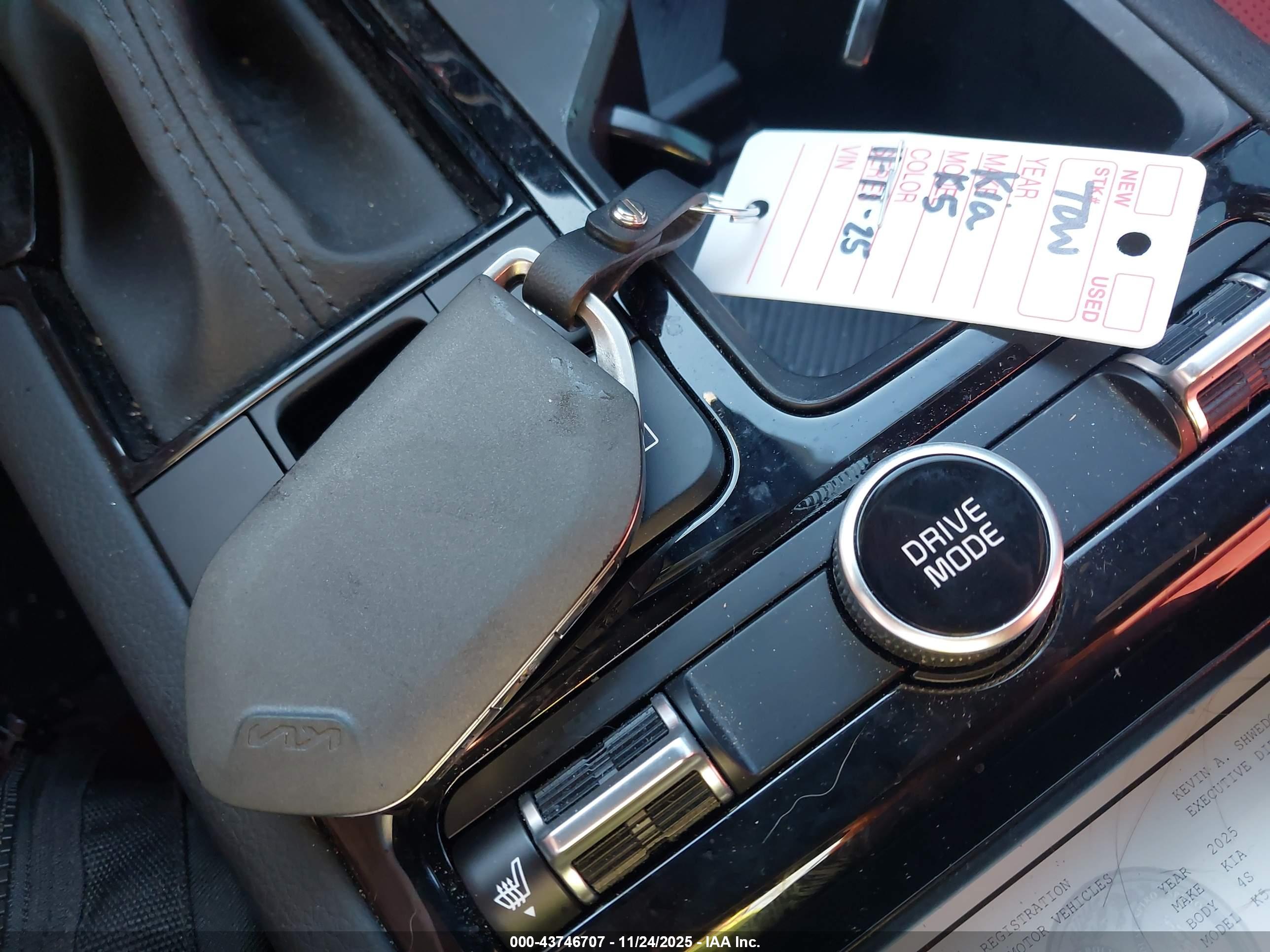 KIA K5 image 11