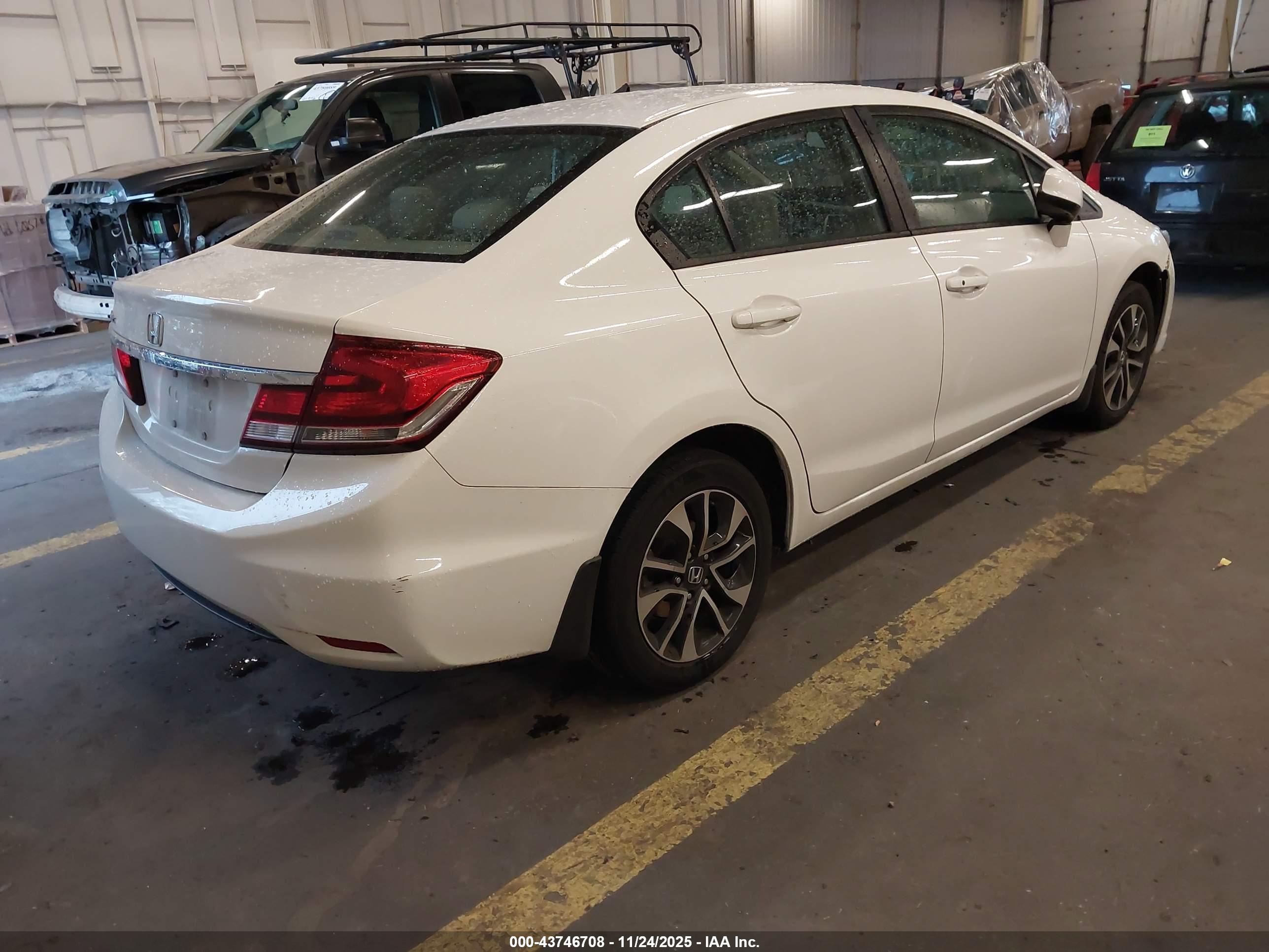 HONDA CIVIC image 4