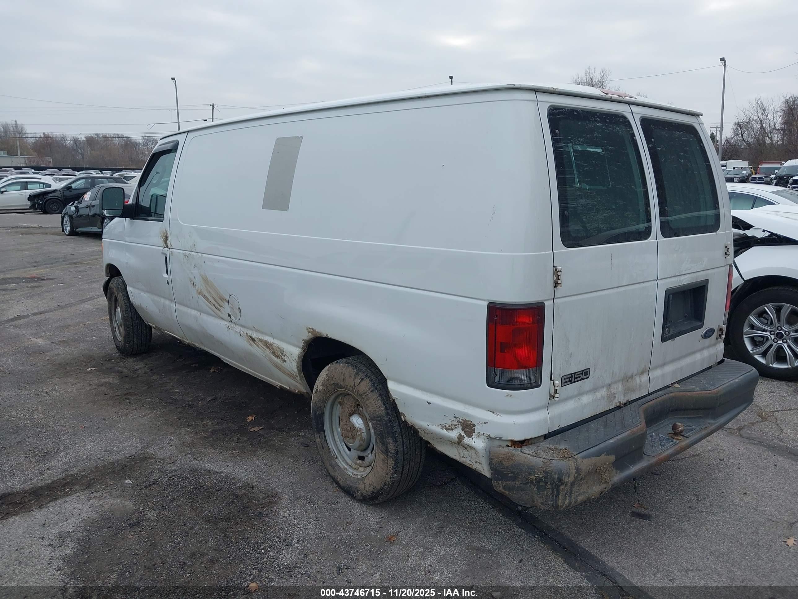 FORD E-150 image 3