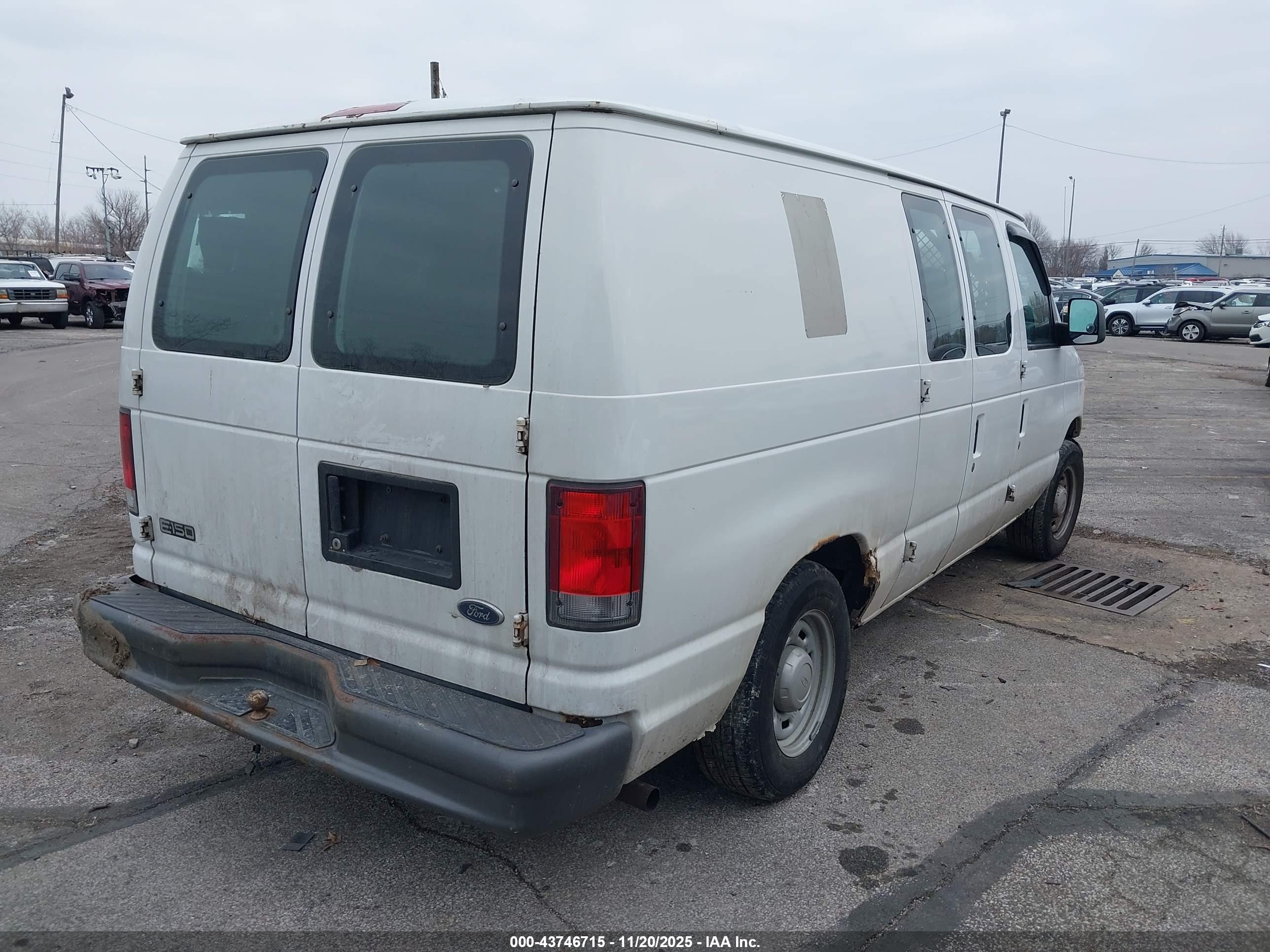 FORD E-150 image 4