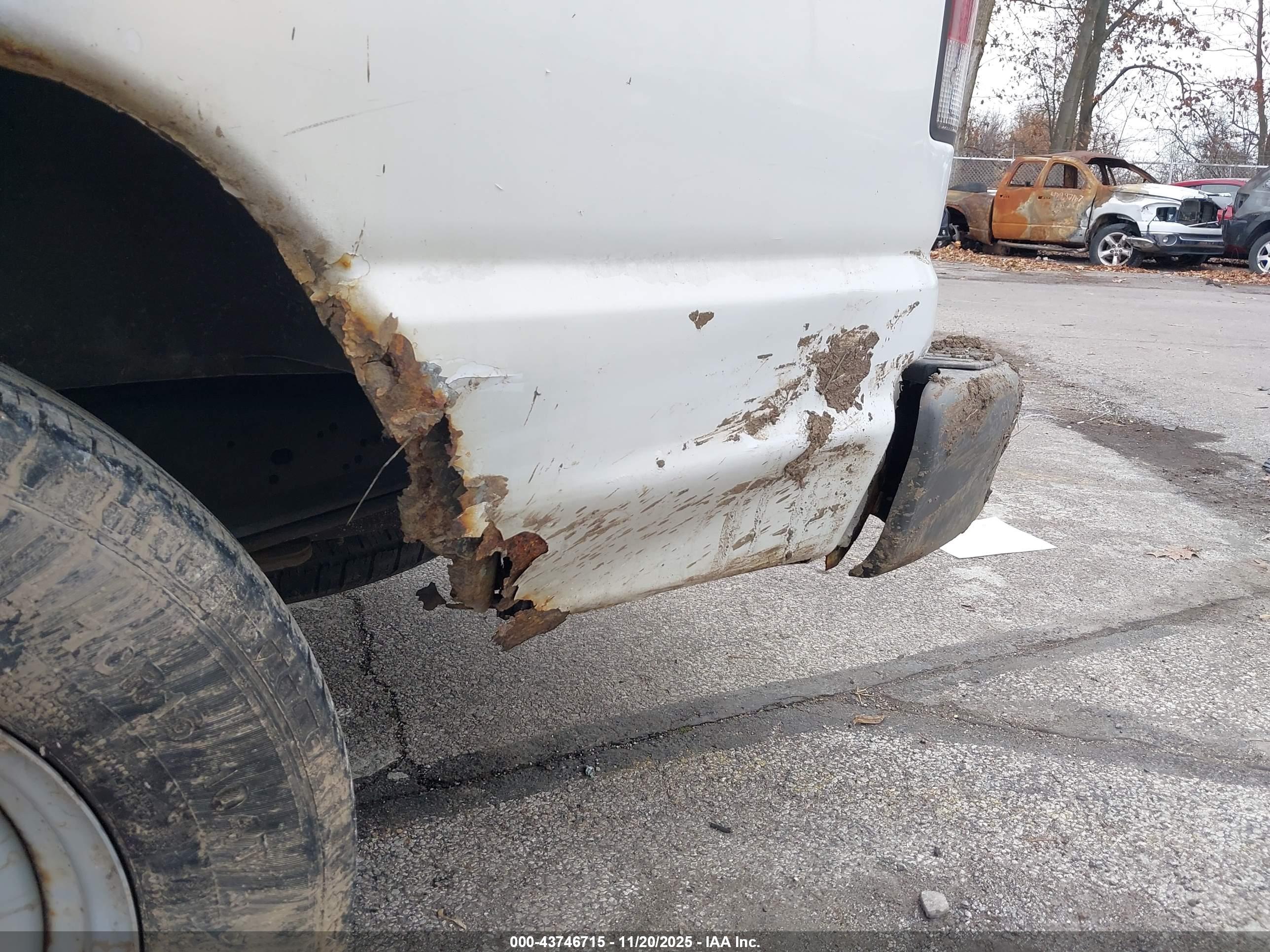 FORD E-150 image 6