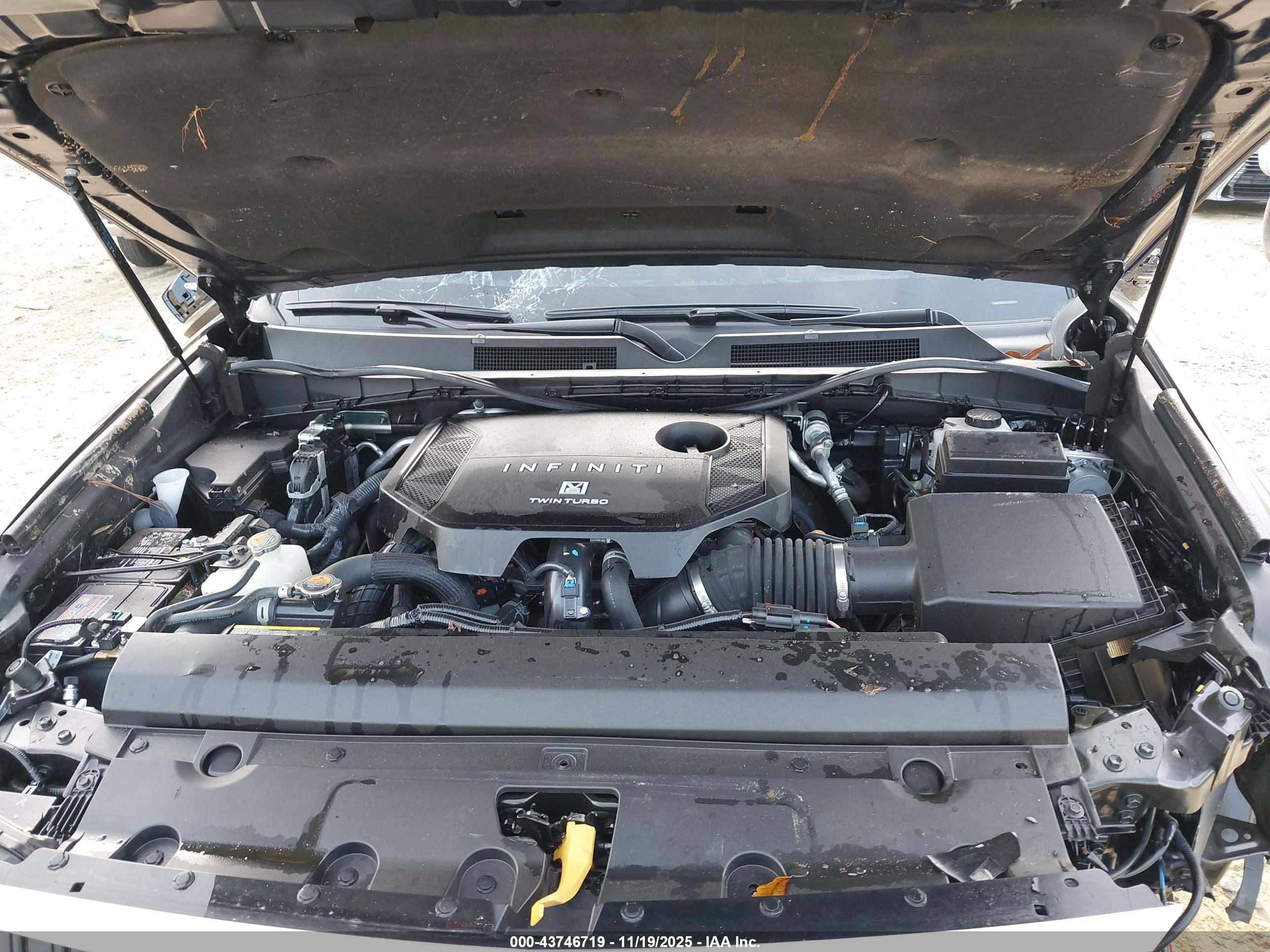INFINITI QX80 image 10