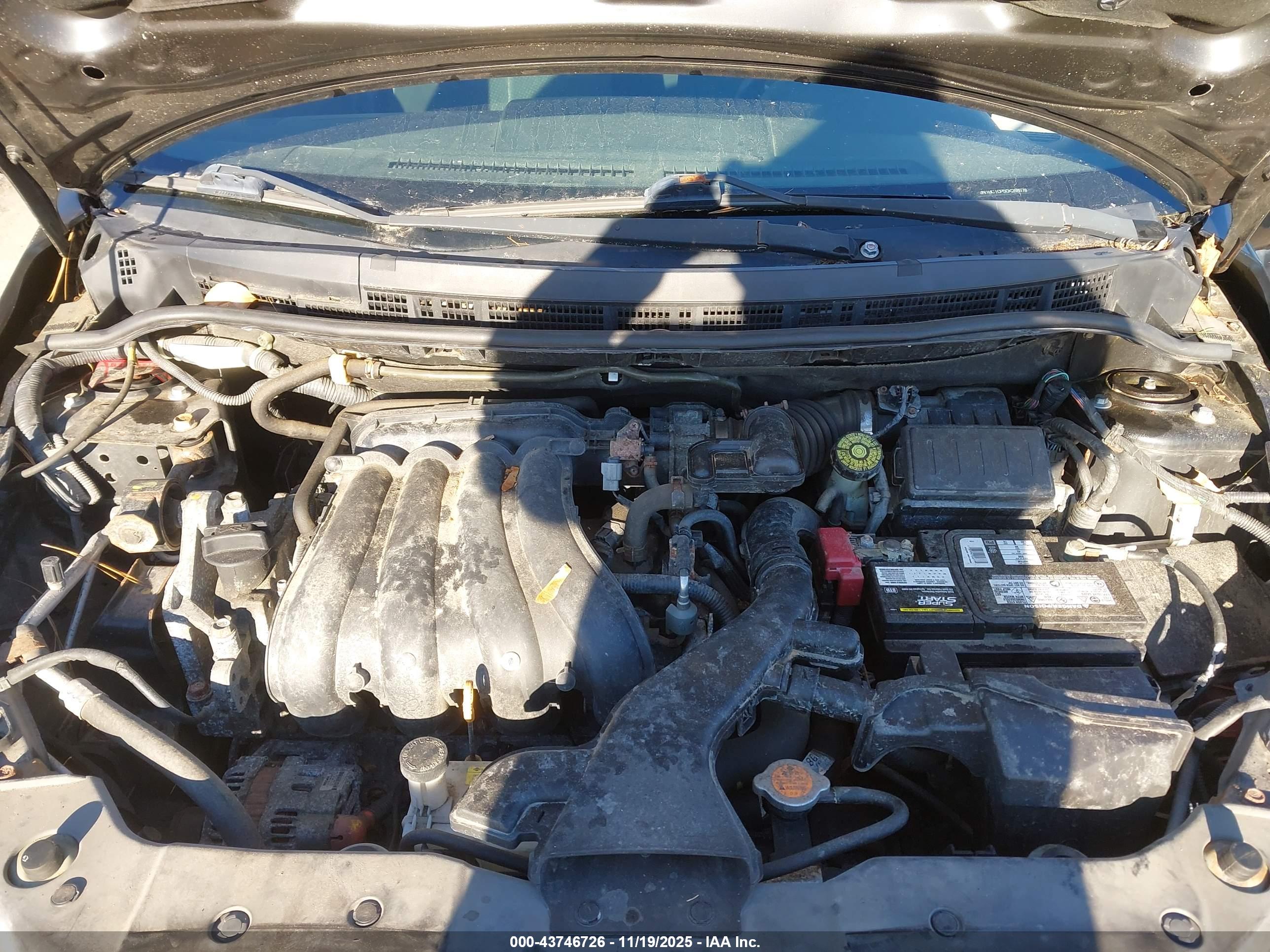 NISSAN VERSA image 10
