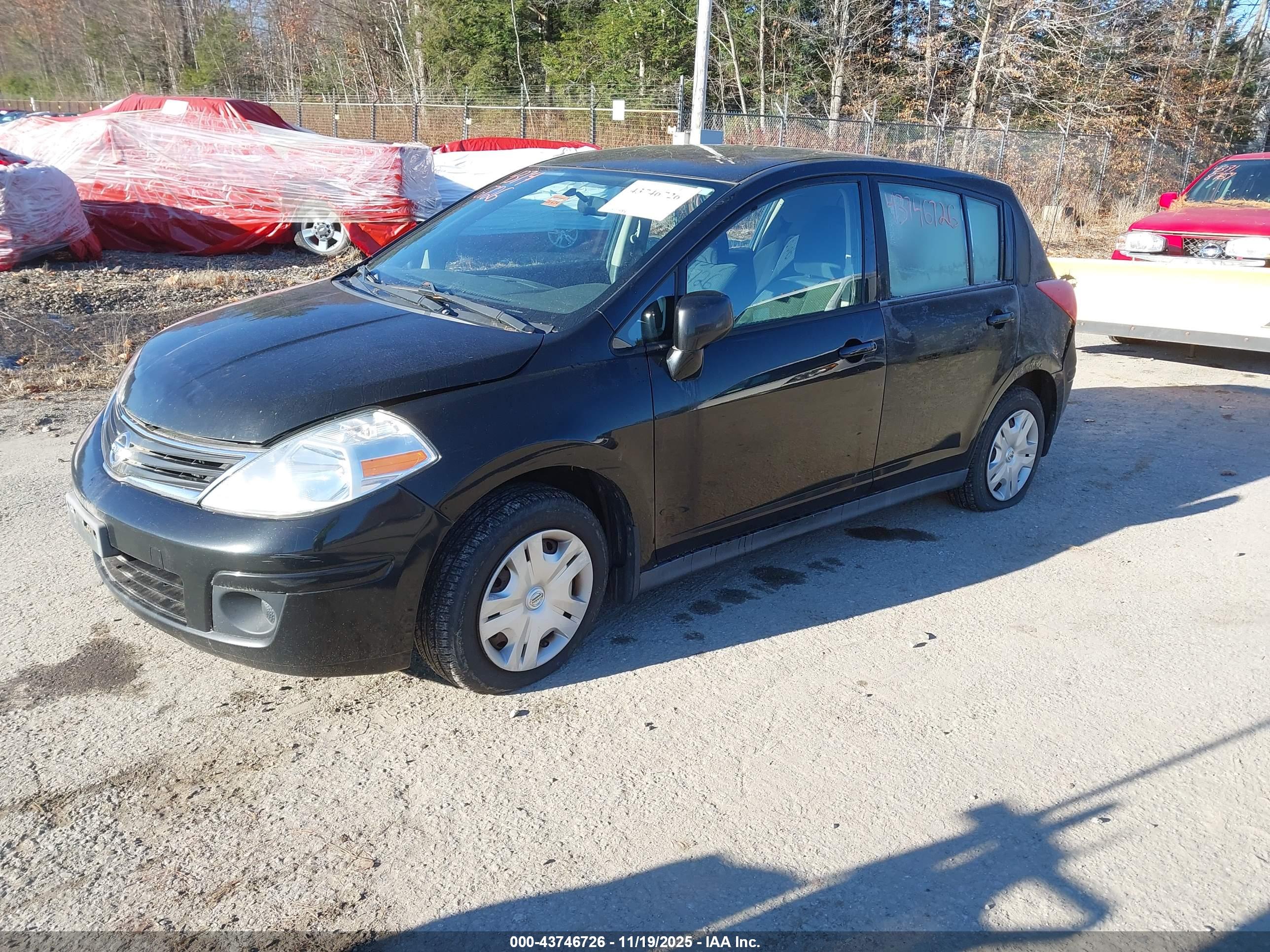 NISSAN VERSA image 2