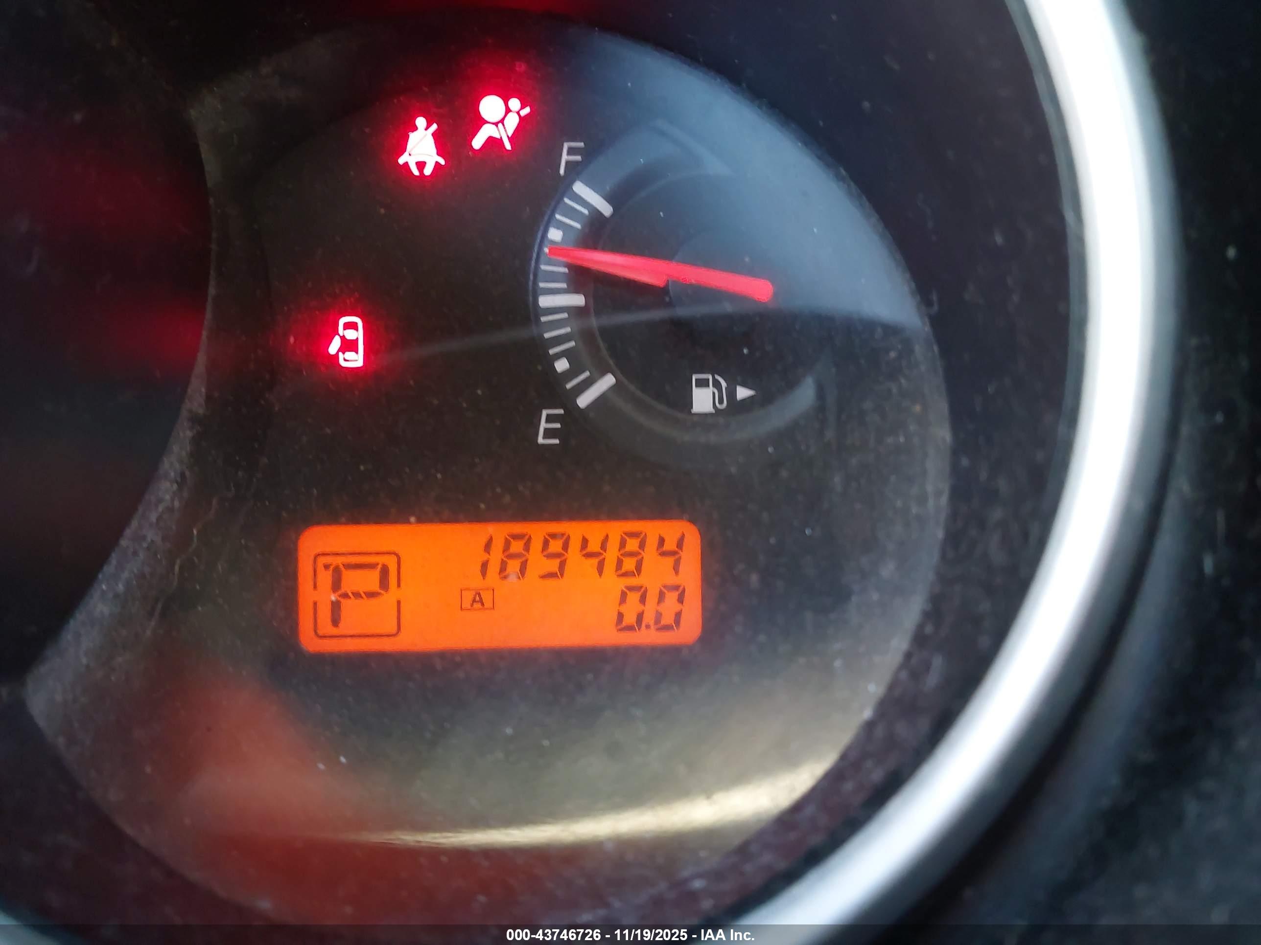 NISSAN VERSA image 7