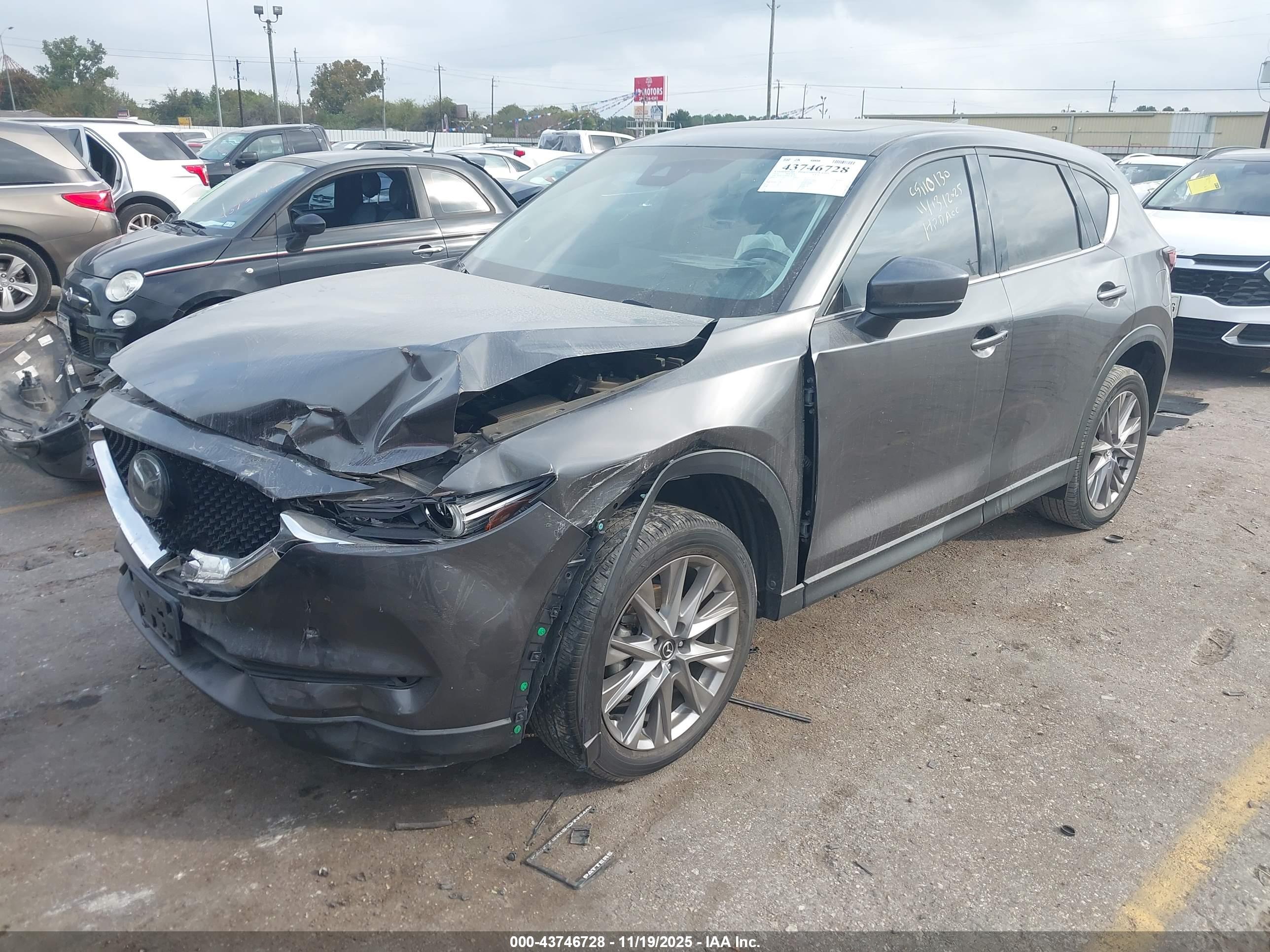 MAZDA CX-5 image 2
