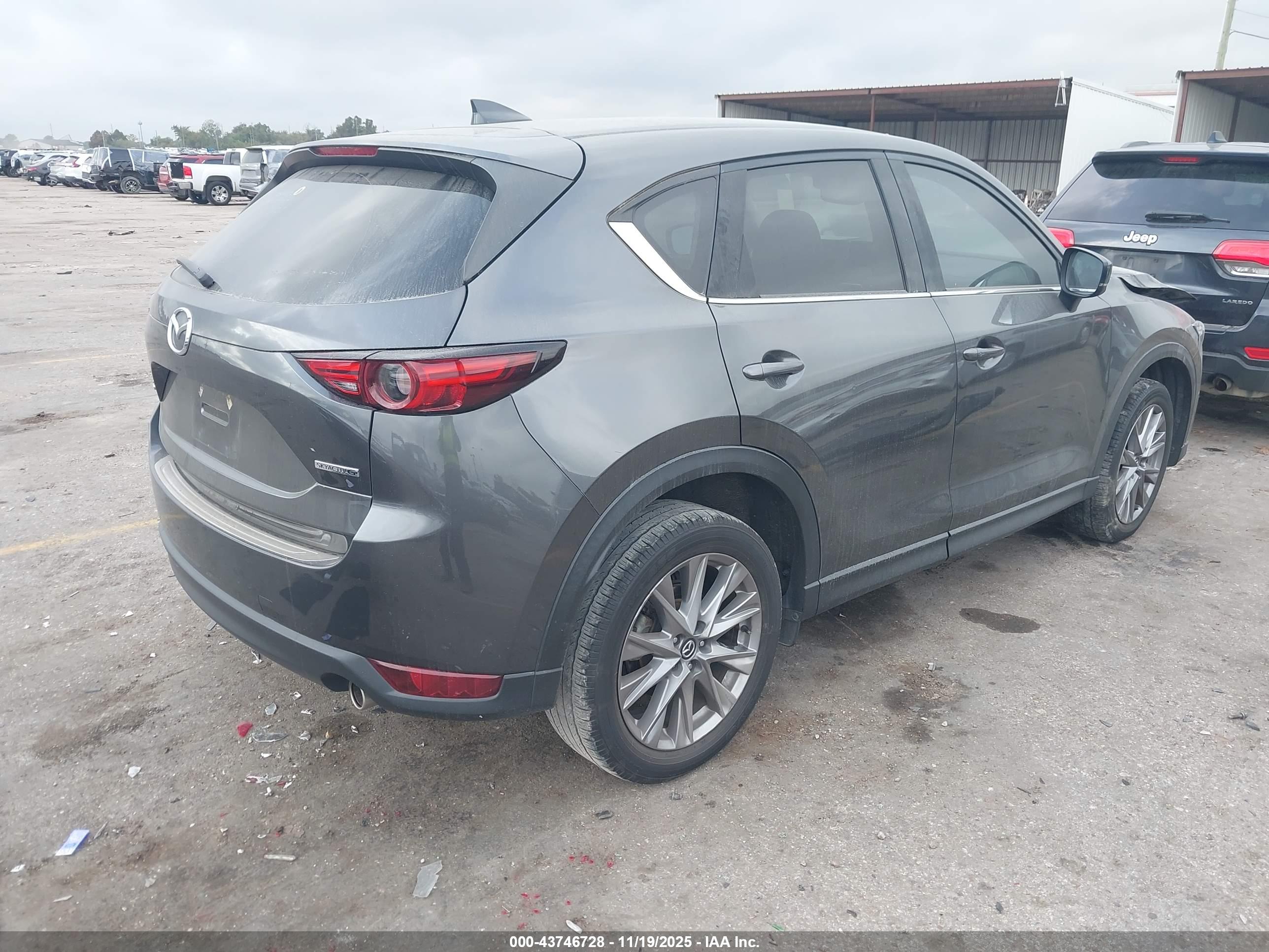 MAZDA CX-5 image 4