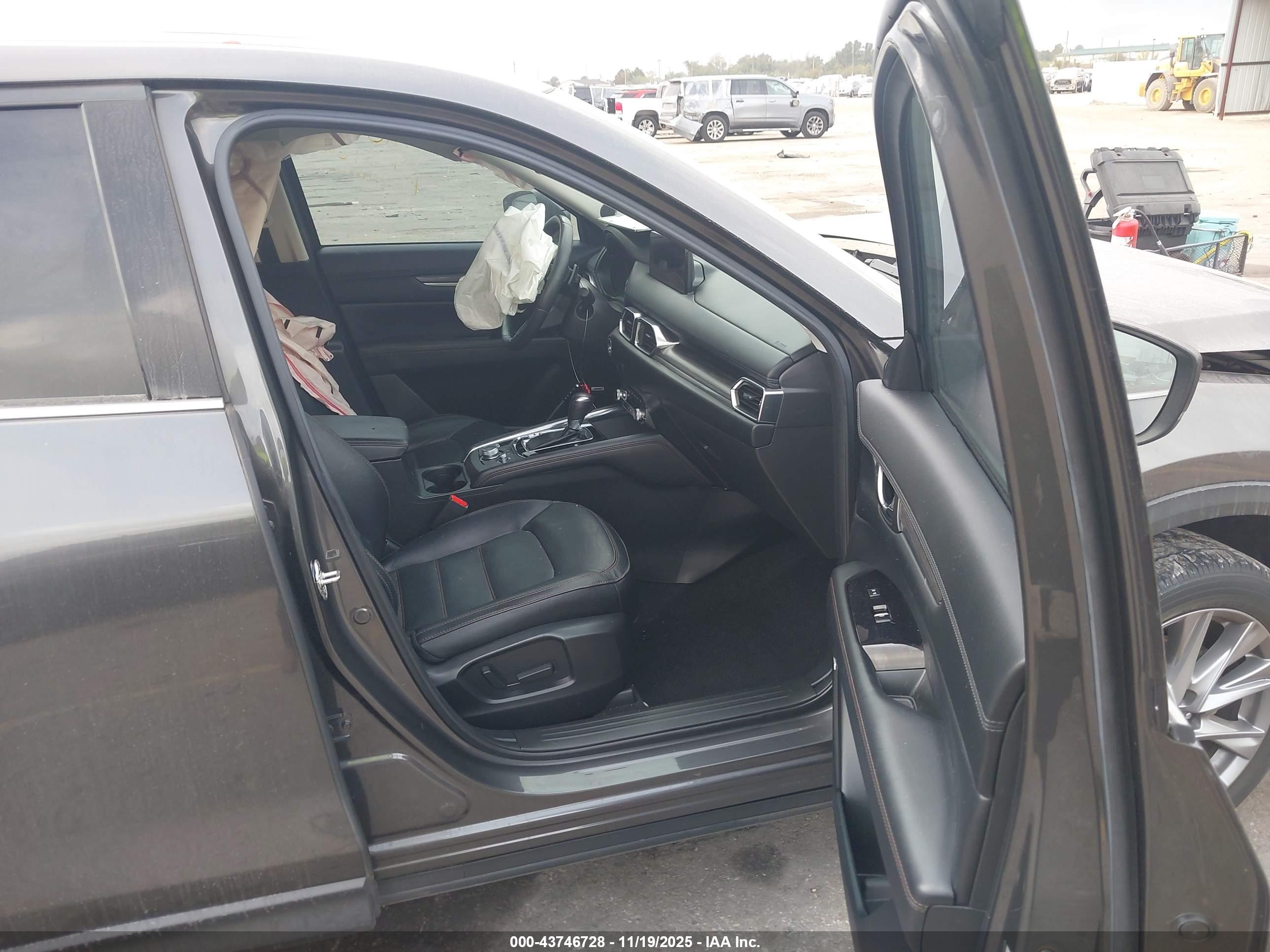 MAZDA CX-5 image 5