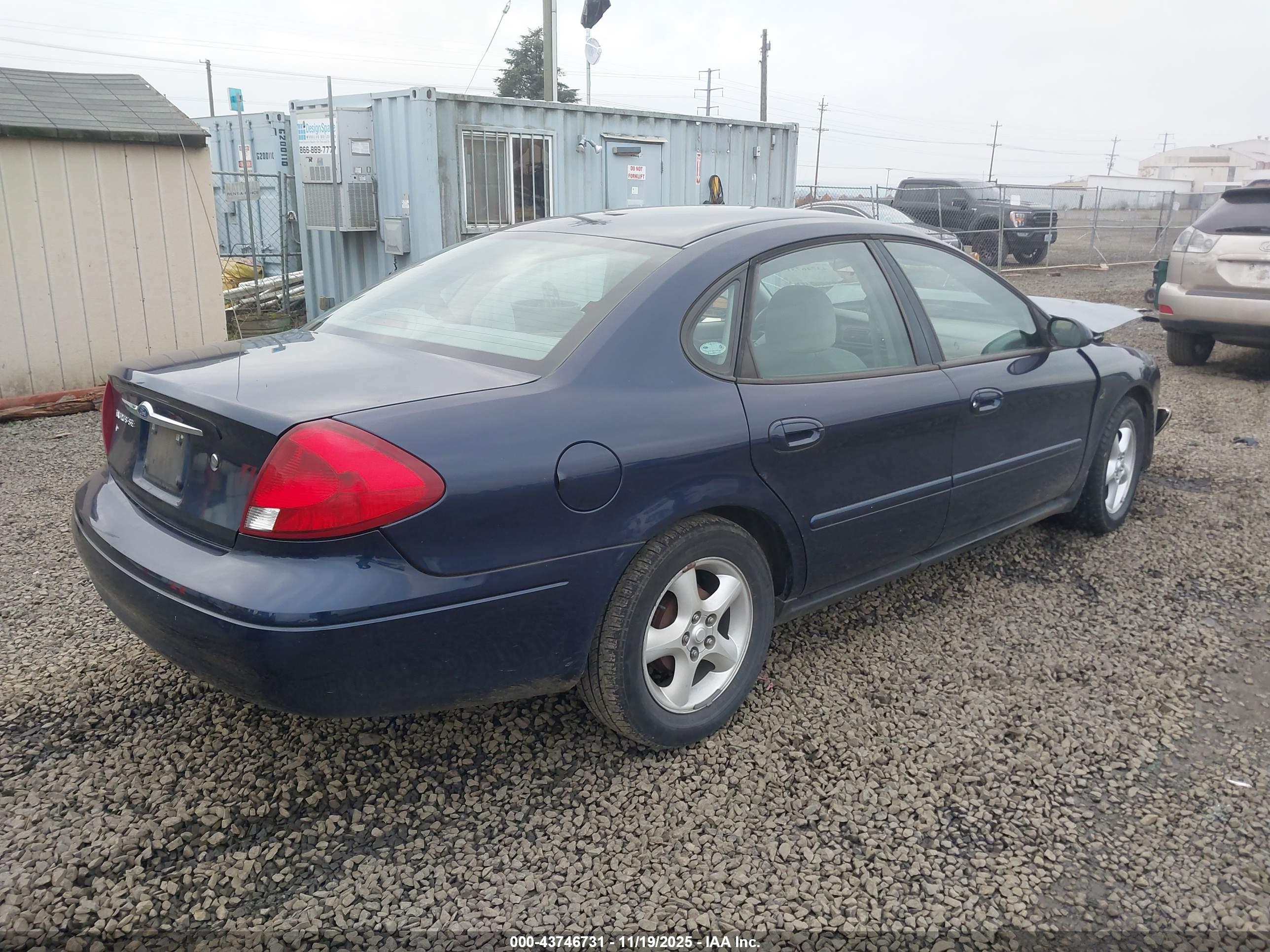 FORD TAURUS image 4