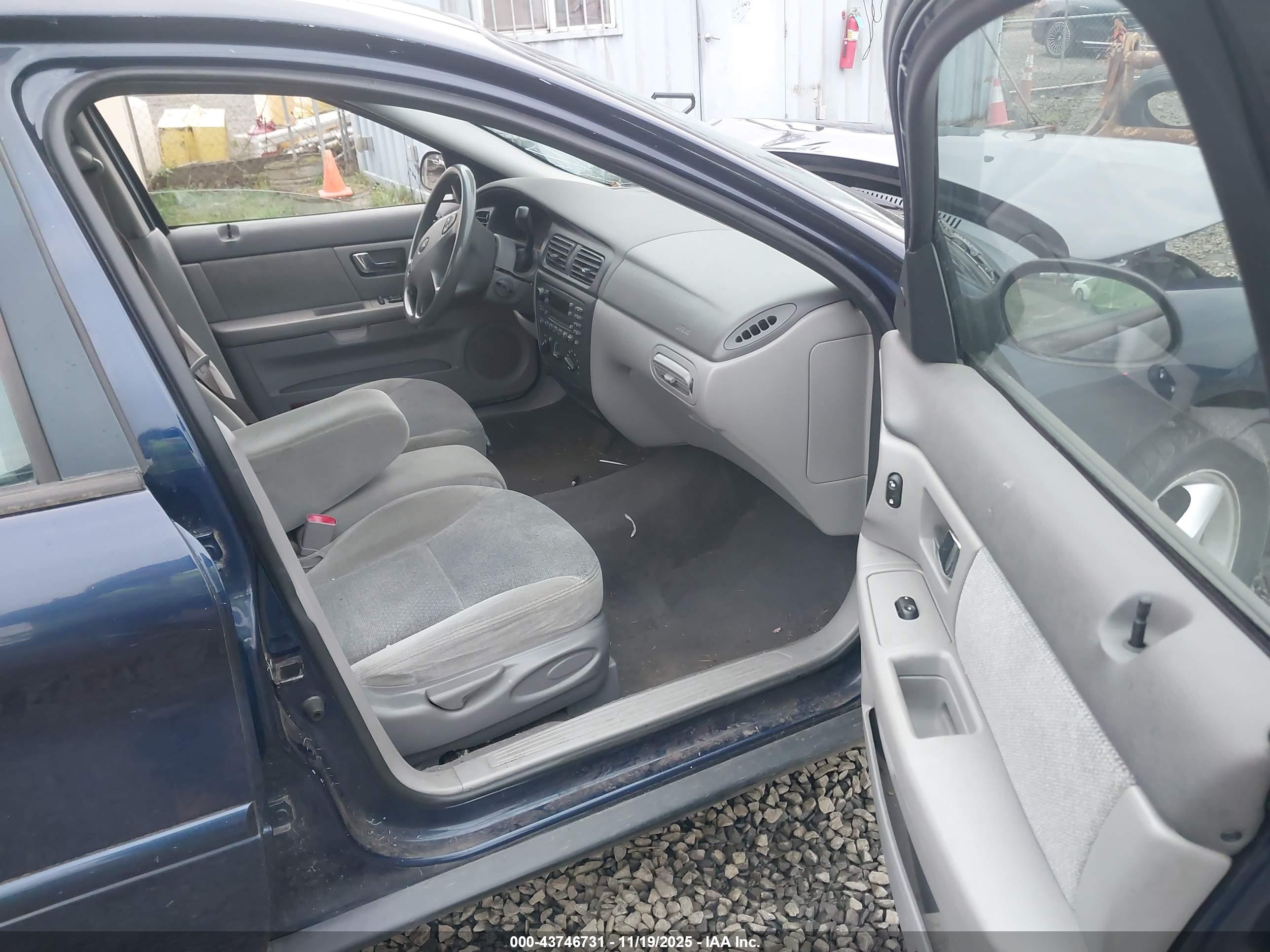 FORD TAURUS image 5