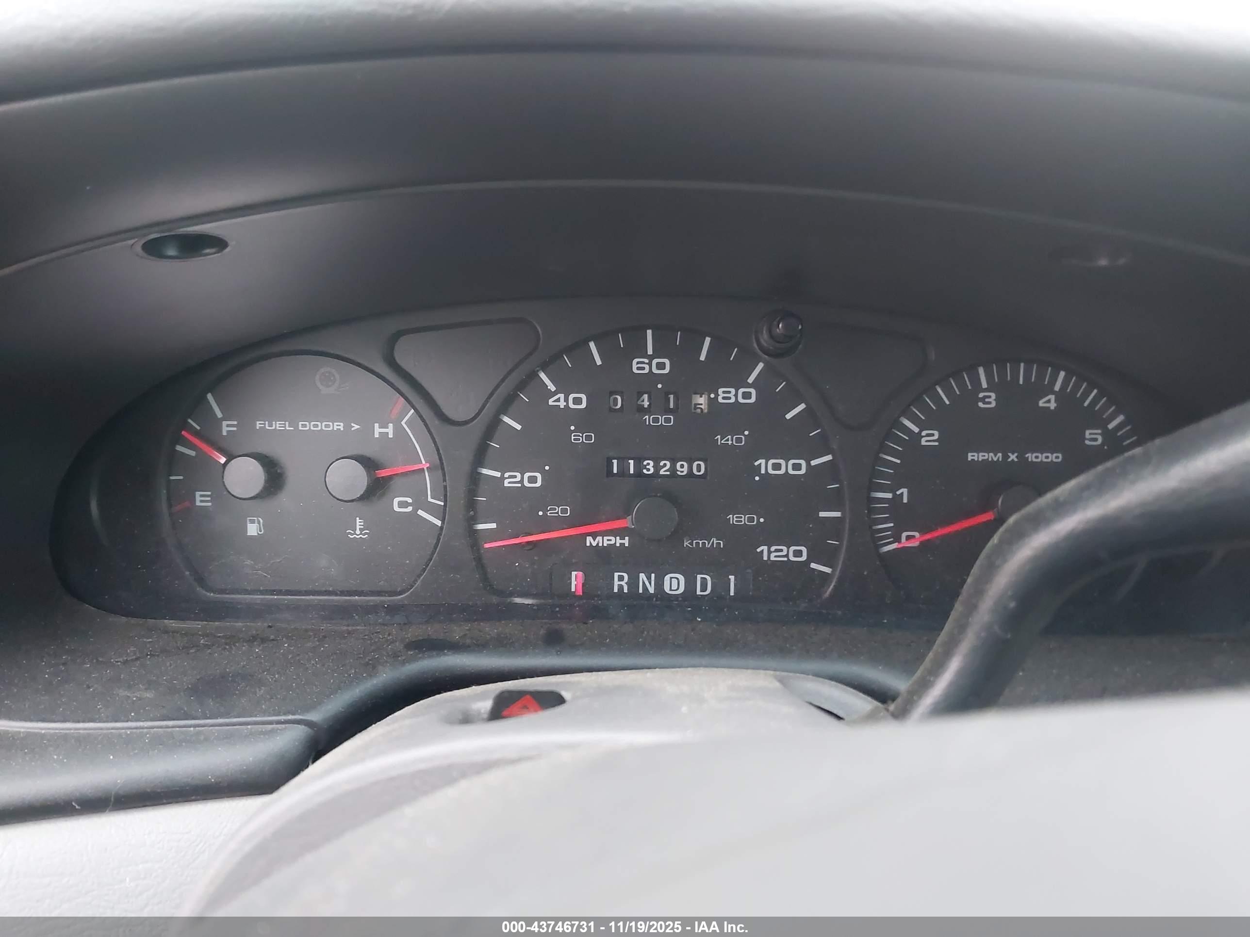 FORD TAURUS image 7