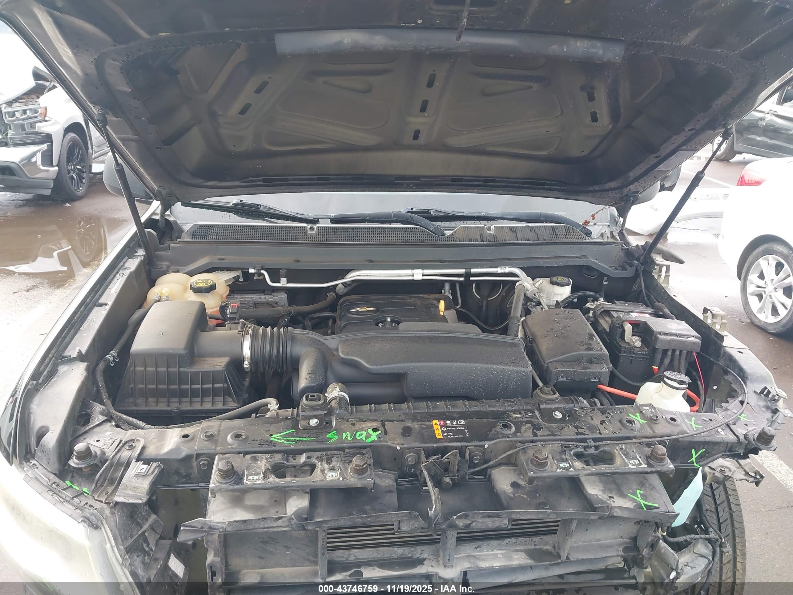 CHEVROLET COLORADO image 10