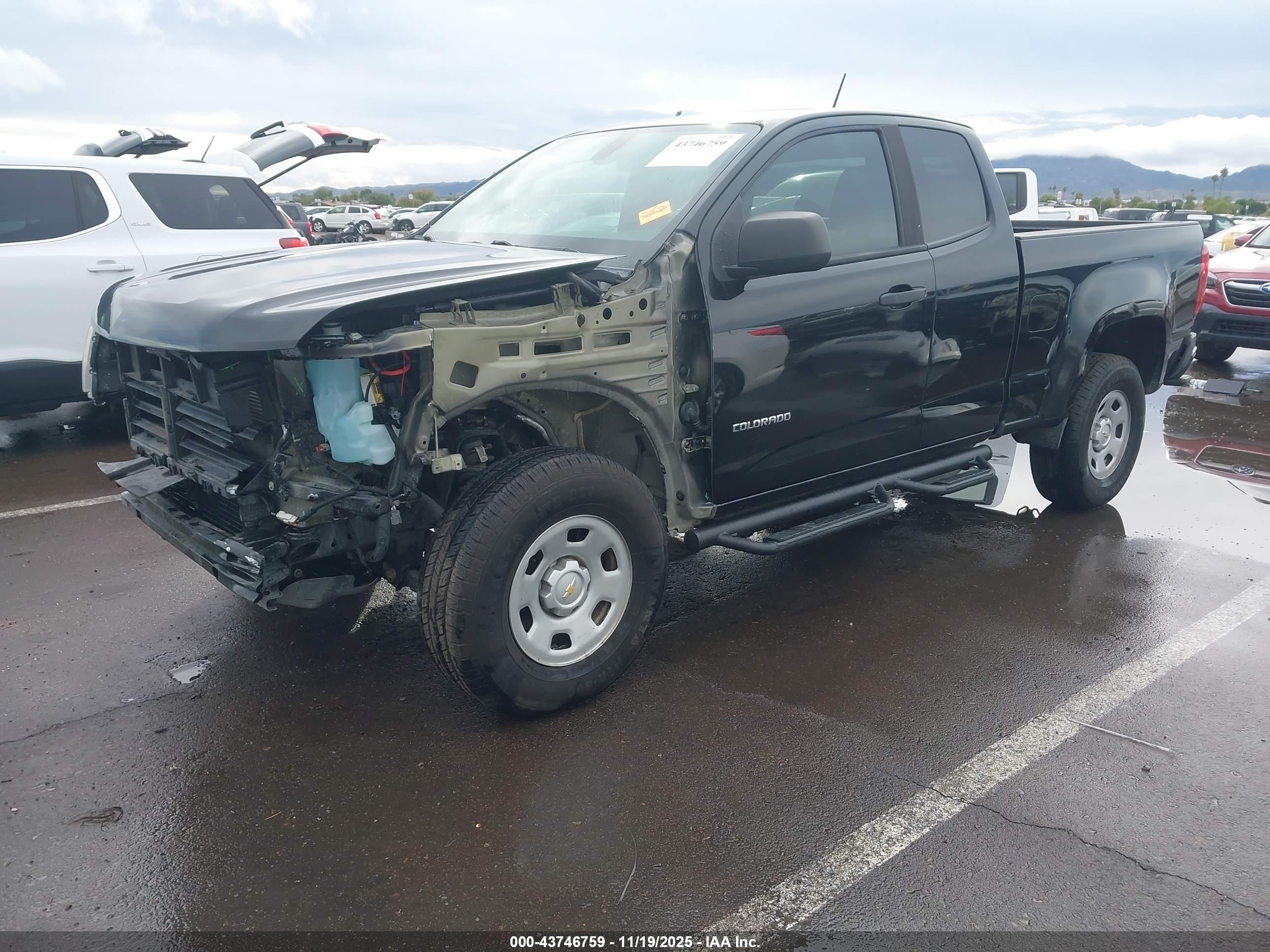 CHEVROLET COLORADO image 2