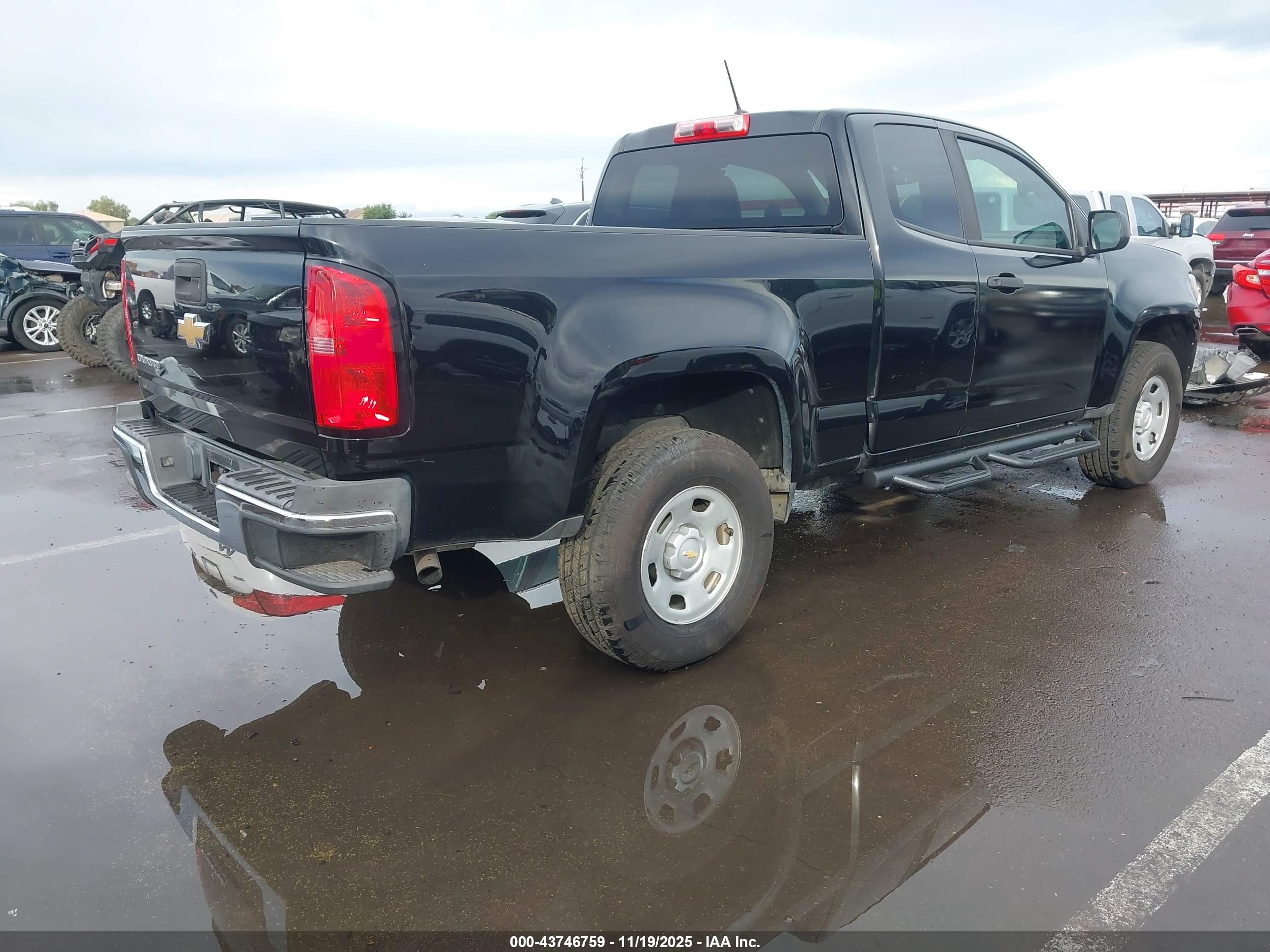 CHEVROLET COLORADO image 4